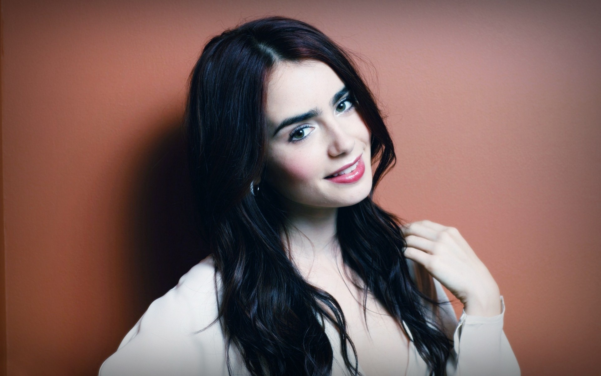 Lily Collins, Pictures Wallpaper, 1920x1200 HD Desktop