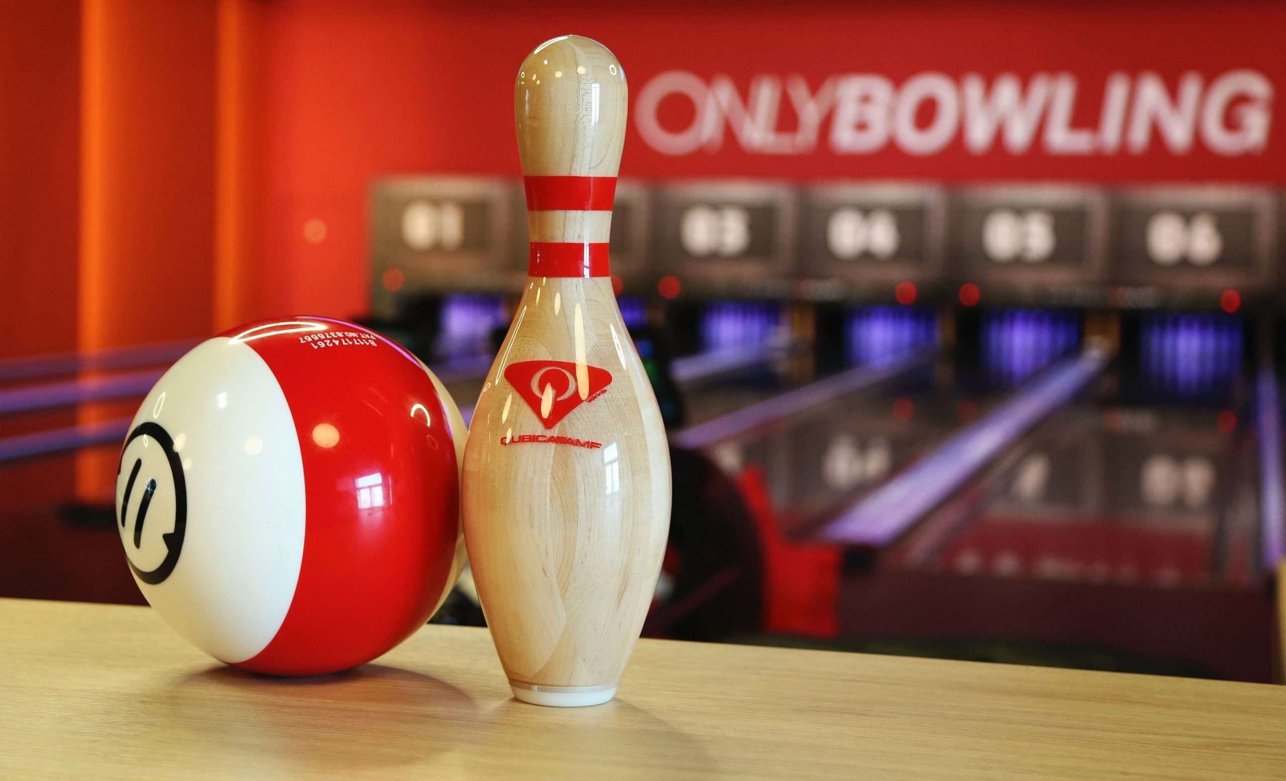 Ball and pin, Bowling Wallpaper, 2560x1560 HD Desktop