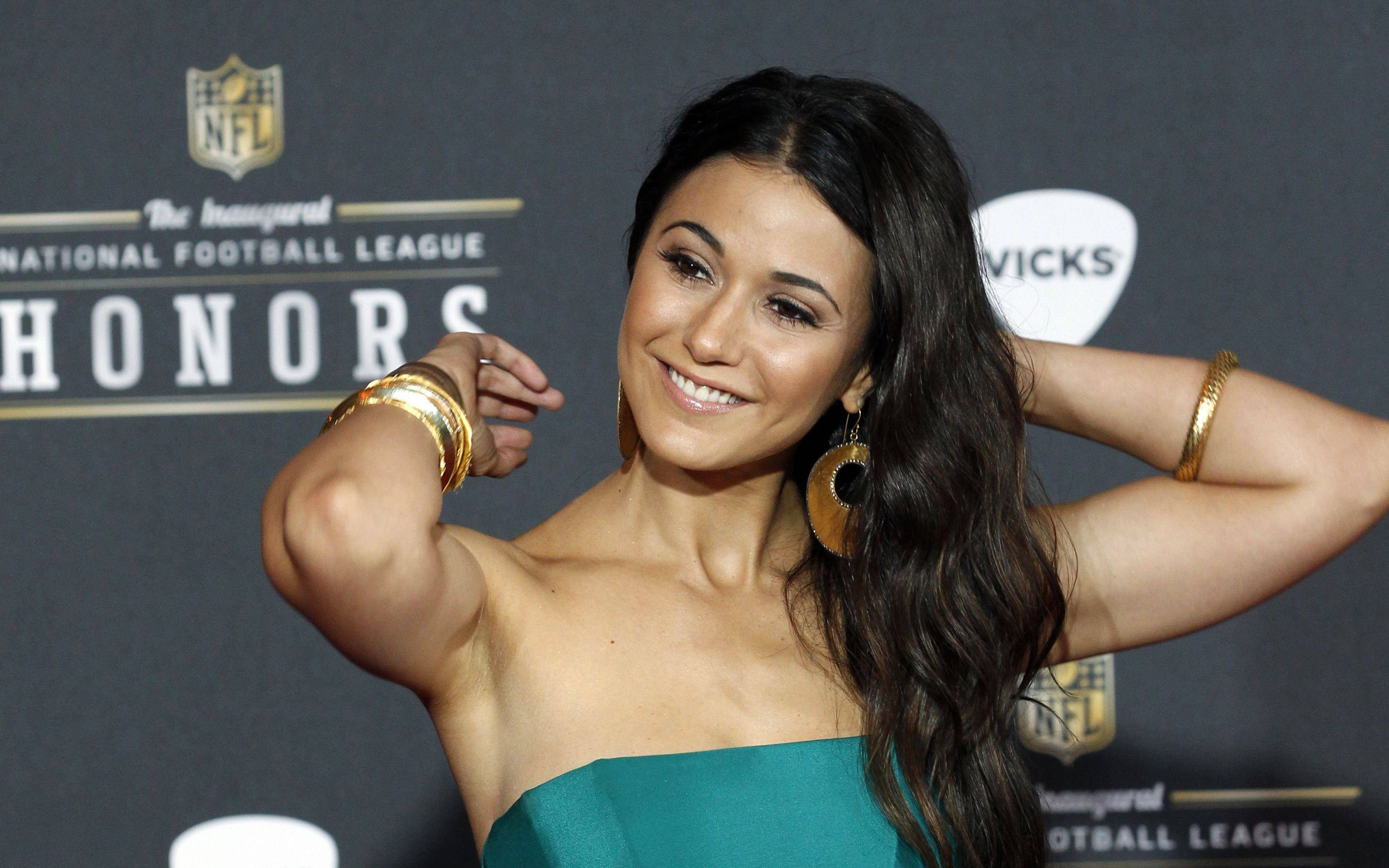 Emmanuelle Chriqui, HD wallpaper, Visual beauty, Hollywood talent, 3200x2000 HD Desktop