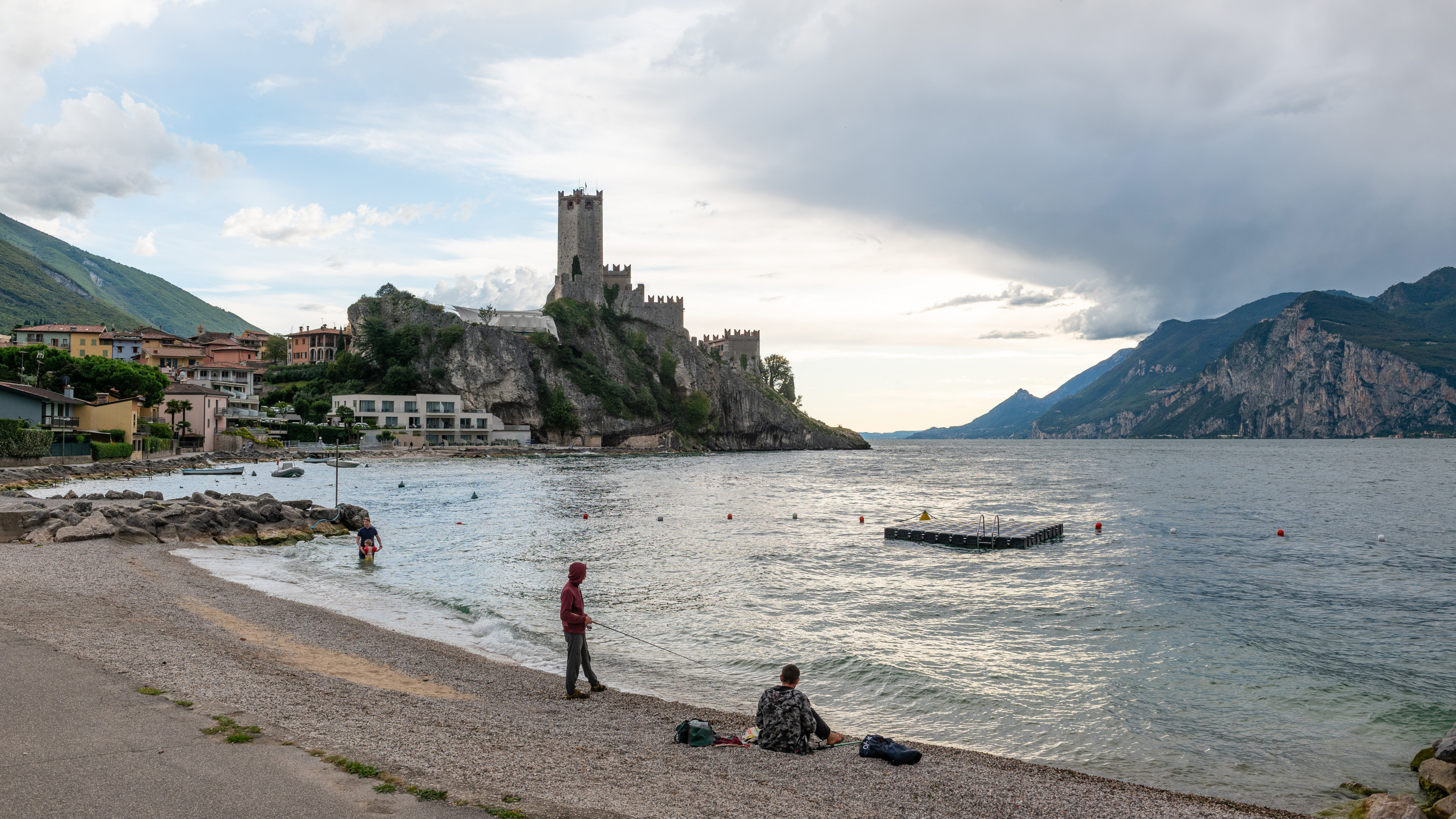 Blick auf das Castello, Scaligero di Malcesine, Italian charm, 3840x2160 4K Desktop