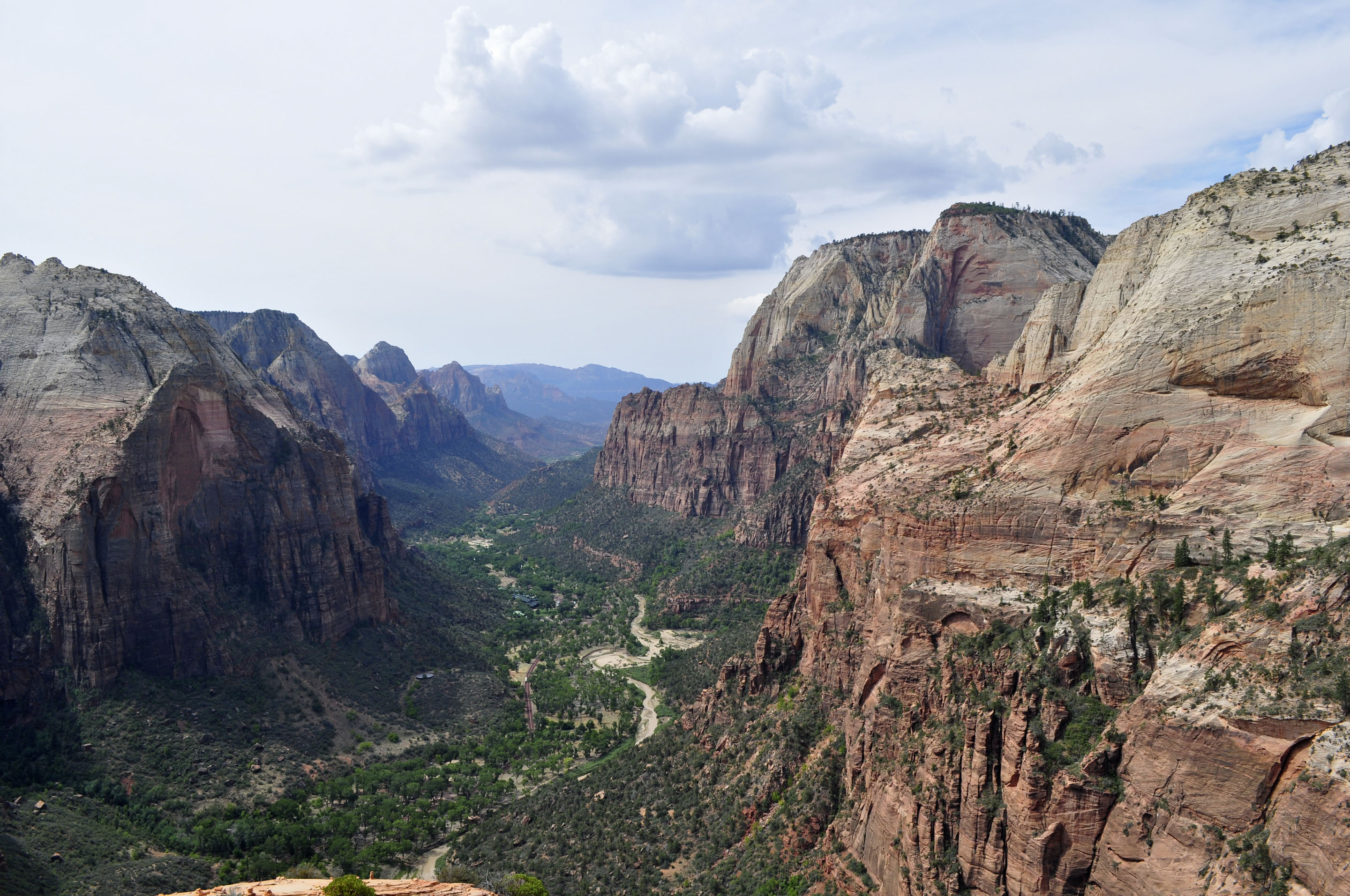 Zion National Park, German tourist, Collapsed, Medical condition, 2880x1920 HD Desktop