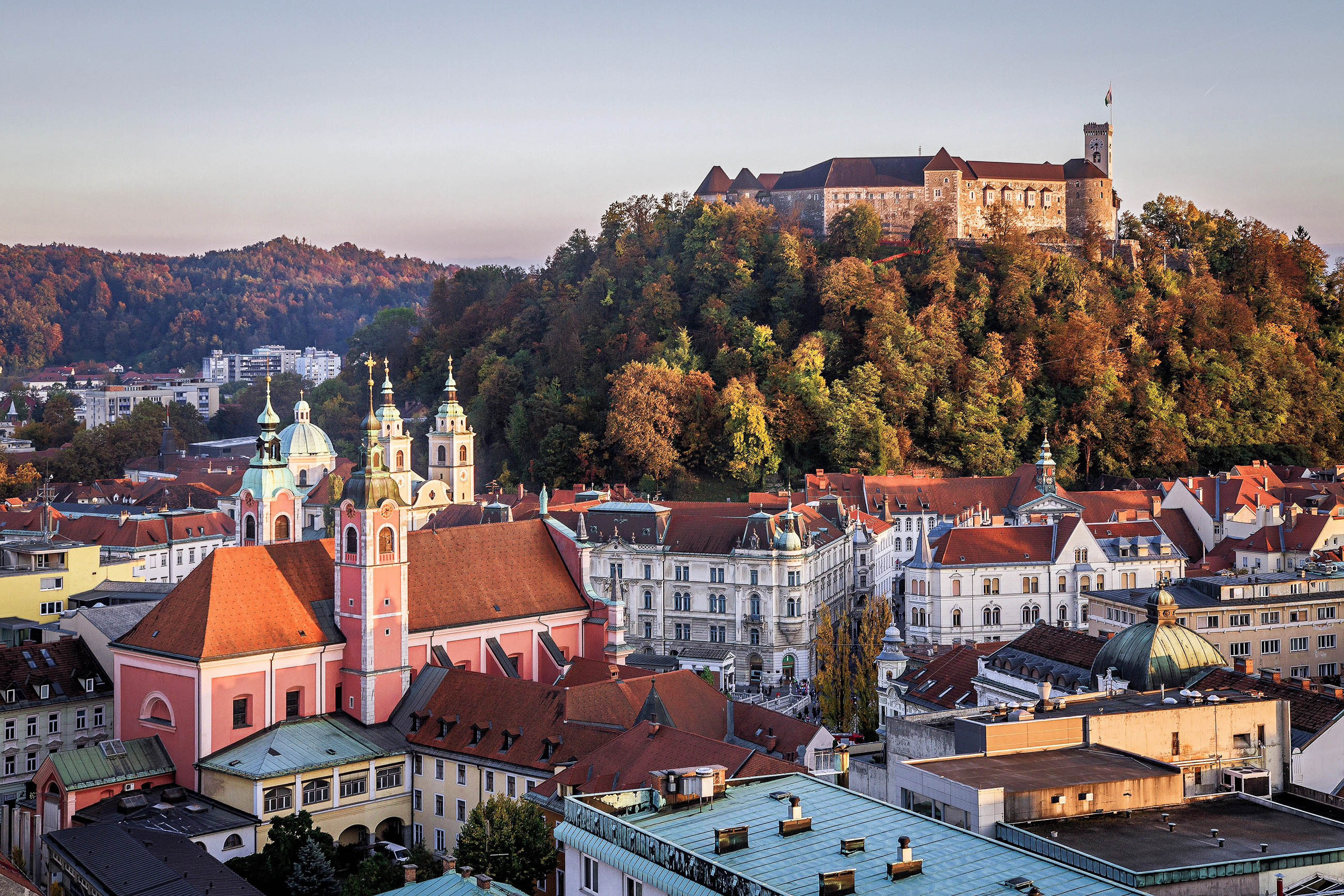 Ljubljana, Stadtspaziergang, Altstadt von, Franks travelbox, 2600x1740 HD Desktop