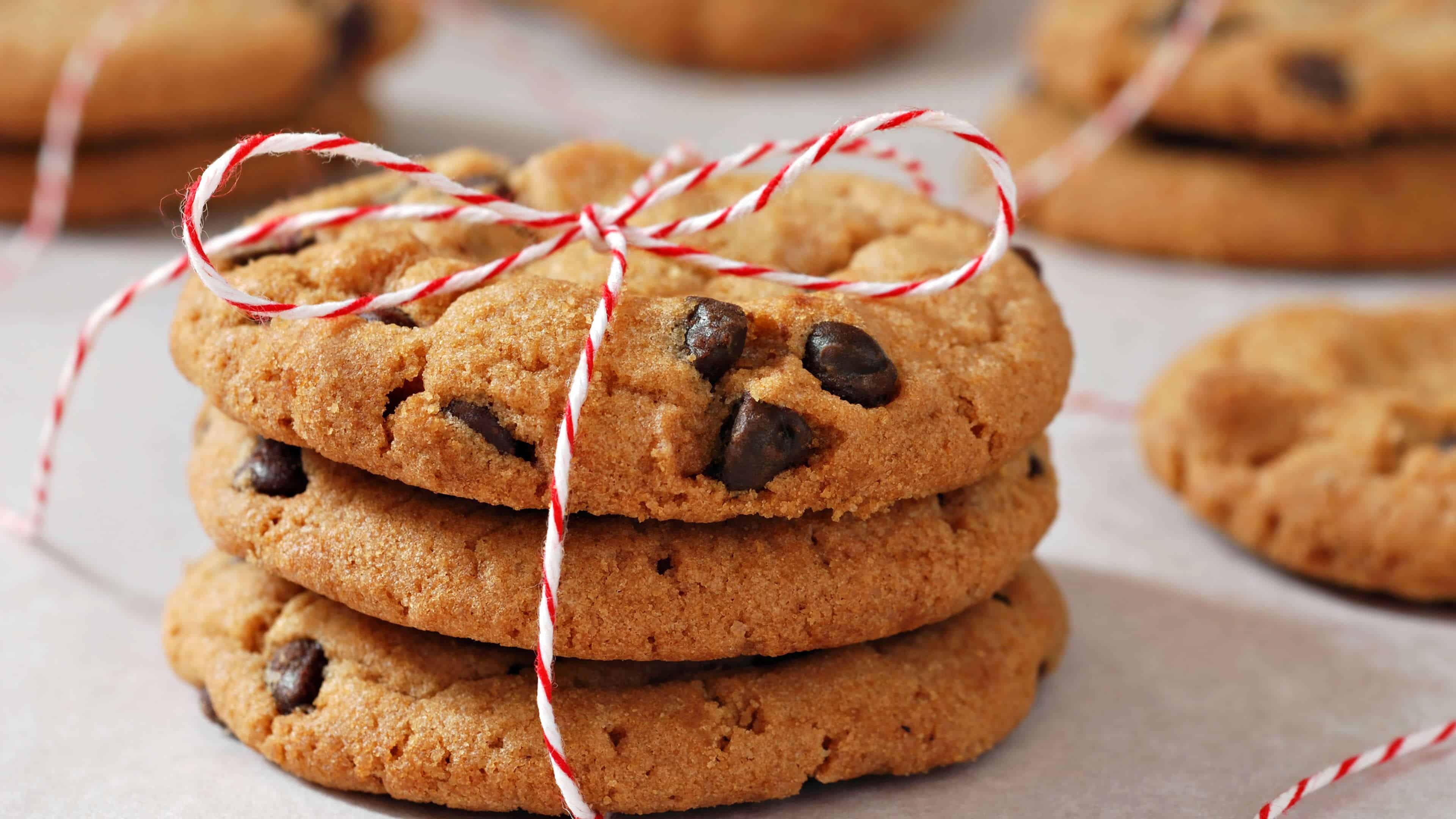 Chocolate chip cookies, Decadent delight, Irresistible treat, UHD indulgence, 3840x2160 4K Desktop