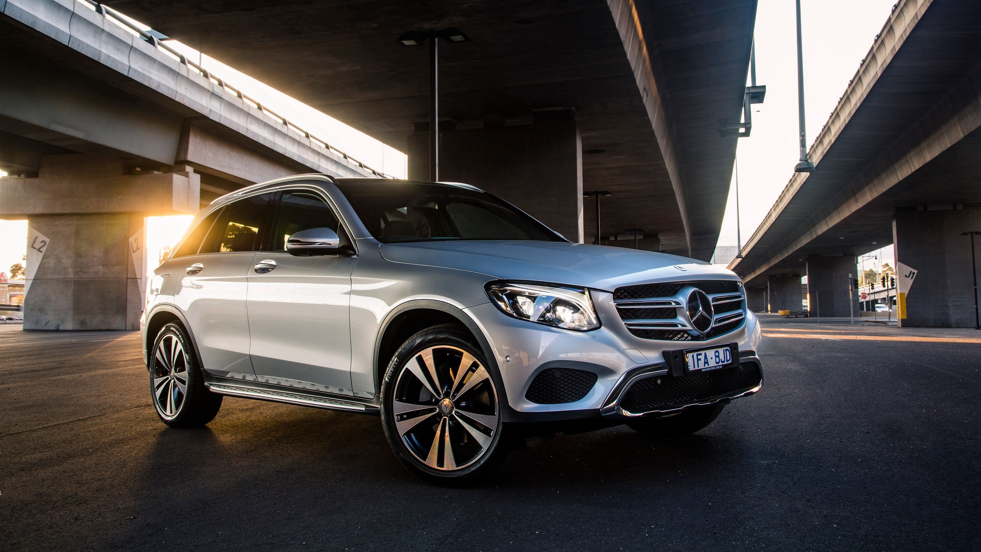 Mercedes-Benz GLC, Classy exterior, Luxurious interior, Cutting-edge technology, 3840x2160 4K Desktop