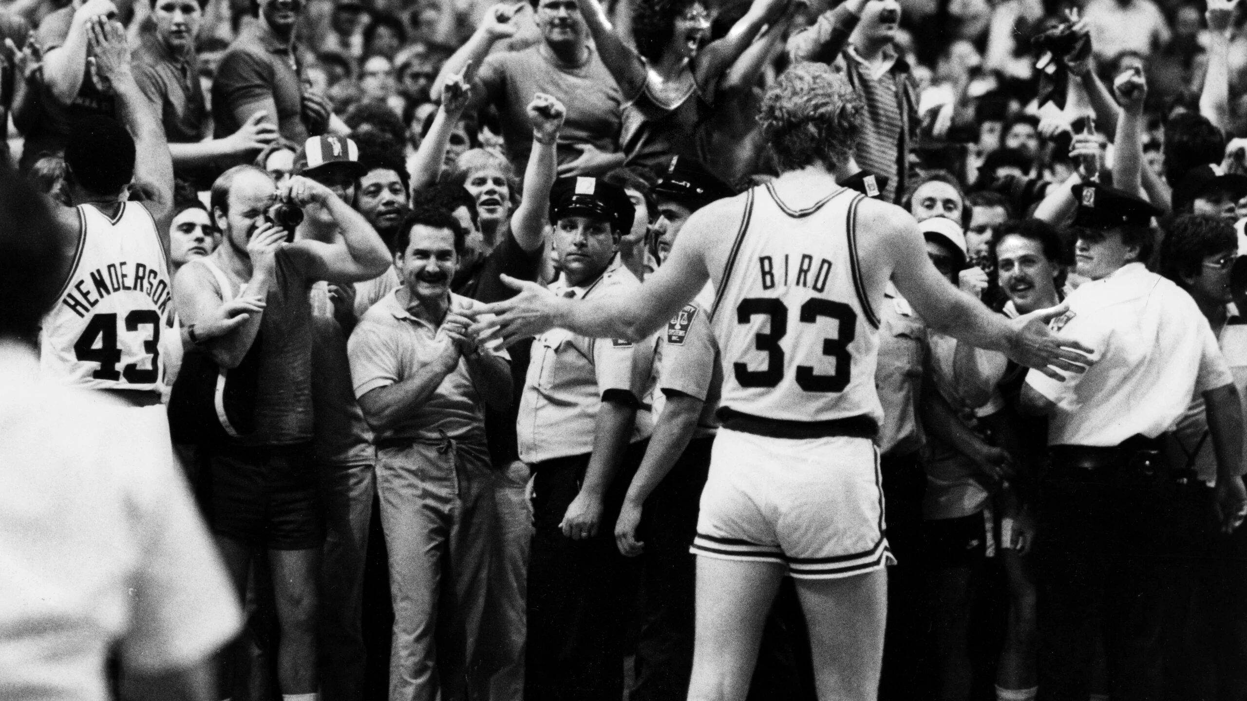 Larry Bird, Stealing the ball, Memorable moment, Sports history, 2560x1440 HD Desktop