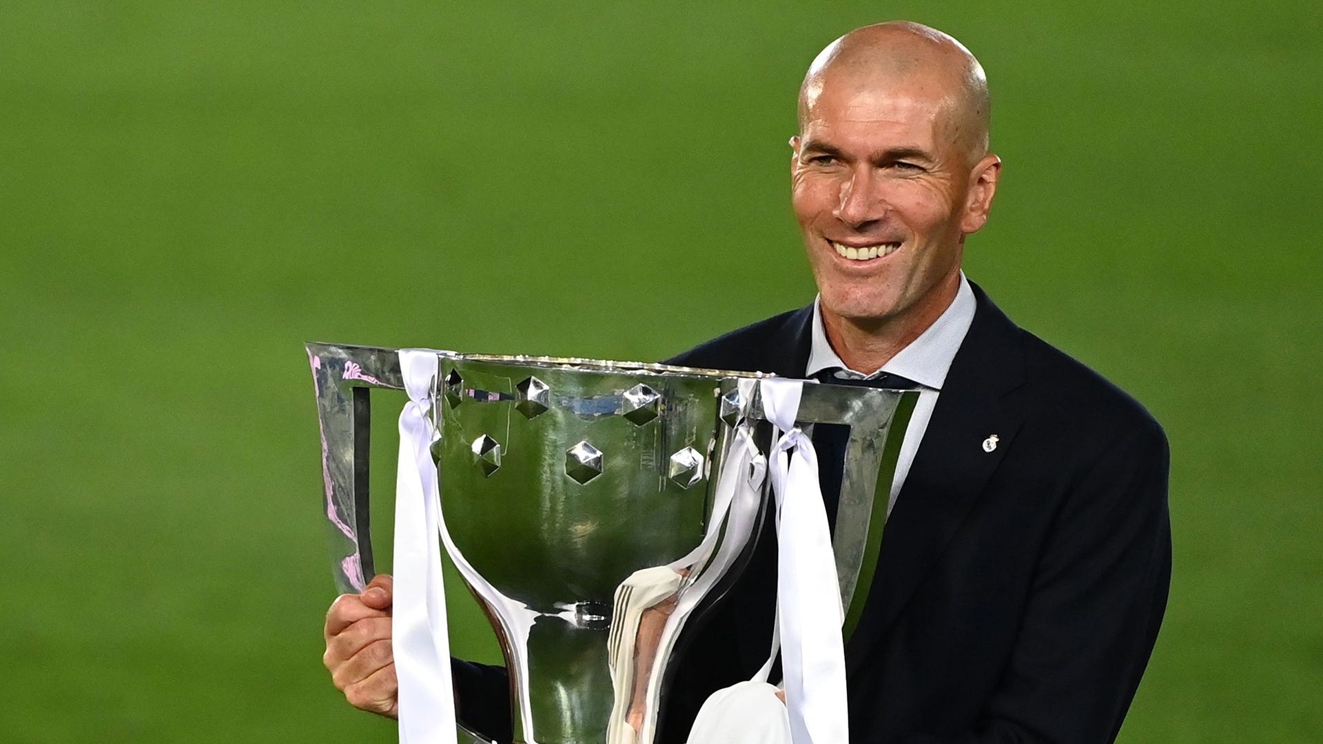 Zinedine Zidane, La Liga trophy, Black tailored suit, Full HD Desktop wallpaper