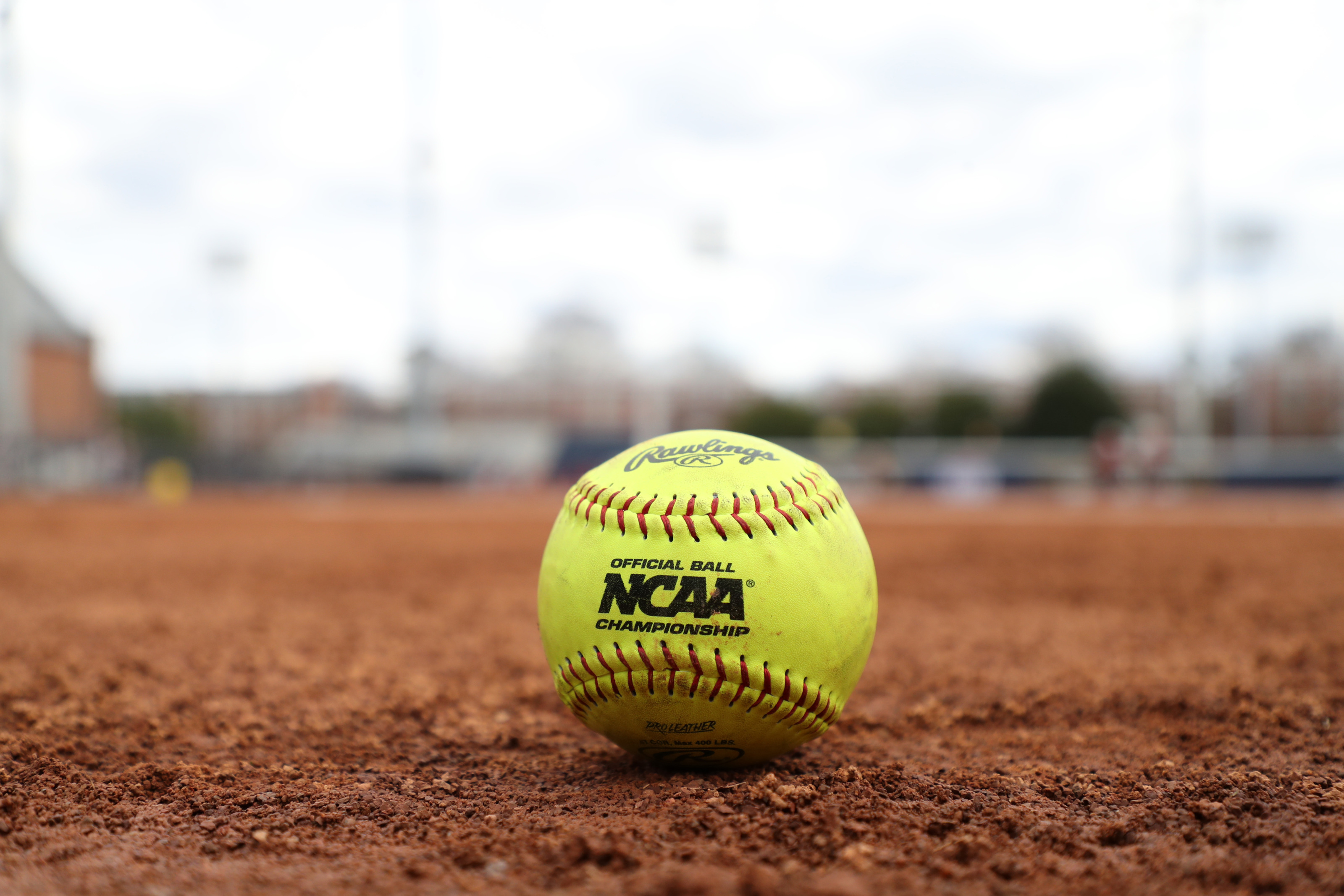 Softball sports, Arkansas softball, Pac-12 series win, 3200x2140 HD Desktop