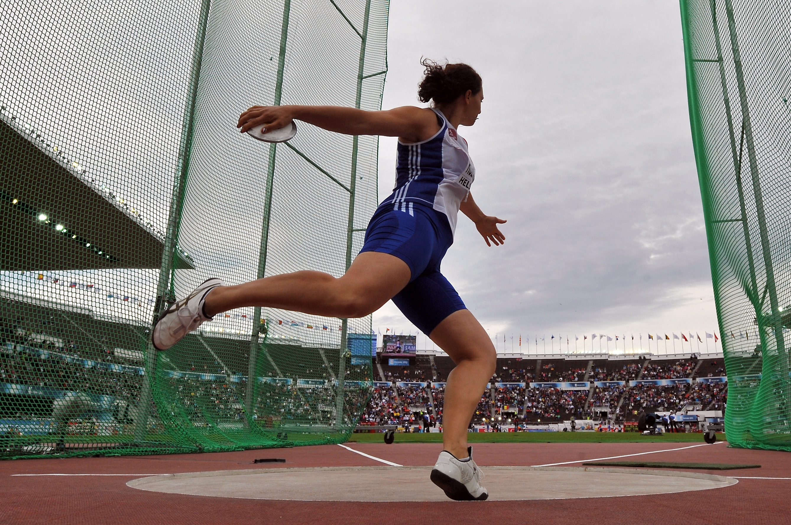 Female discus thrower, Breaking stereotypes, CNN video, Empowering women, 2680x1780 HD Desktop