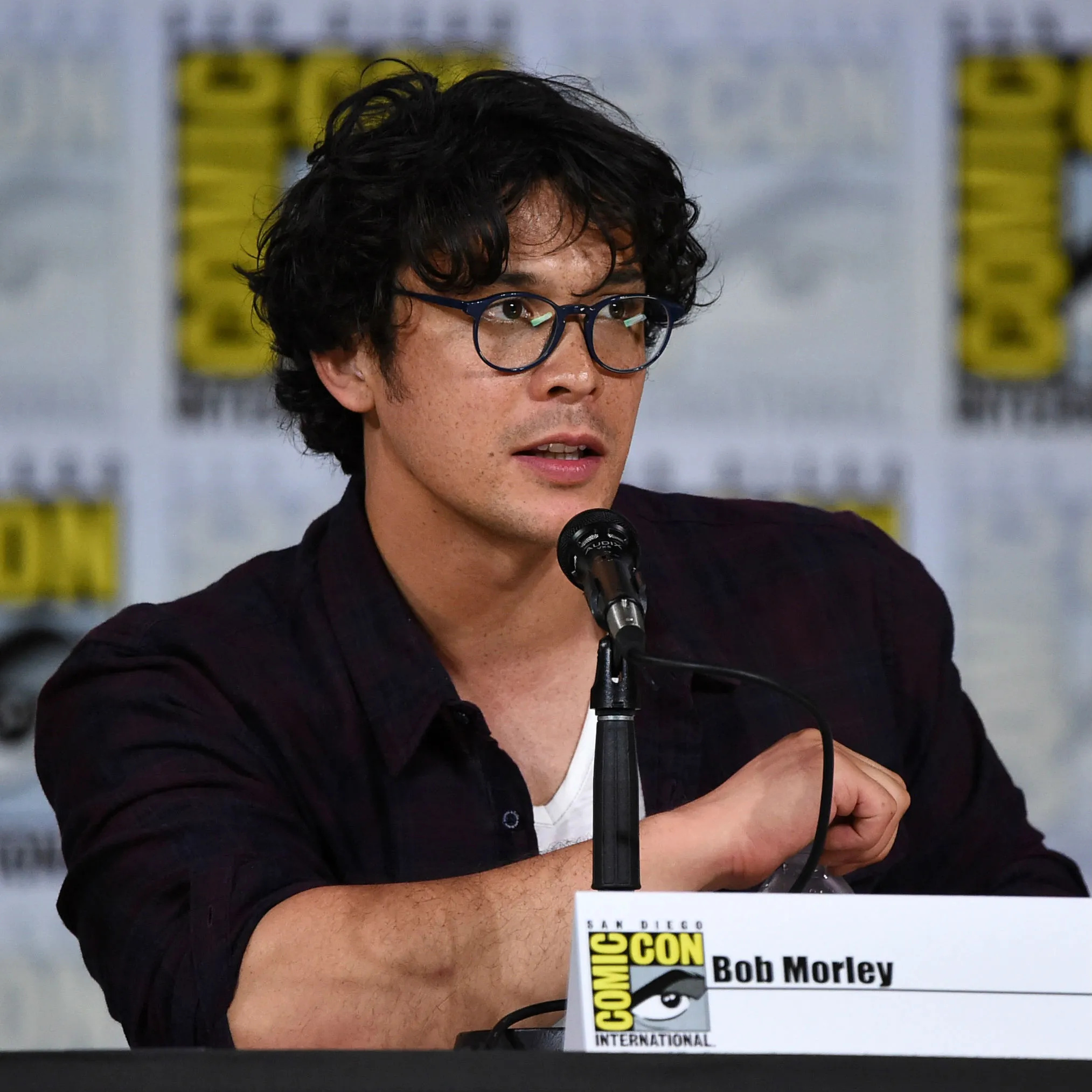 The 100 star, Bob Morley, Fat shaming trolls, Co-stars support, 2030x2030 HD Phone