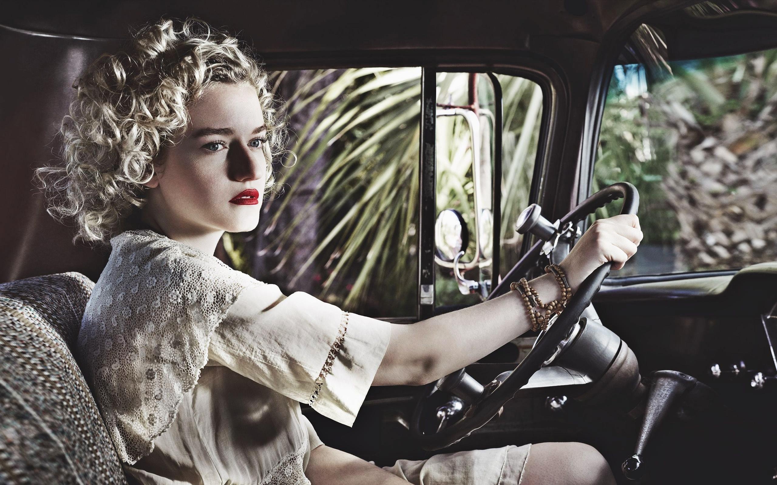Julia Garner, HD wallpapers, Background options, Celebrity photographs, 2560x1600 HD Desktop