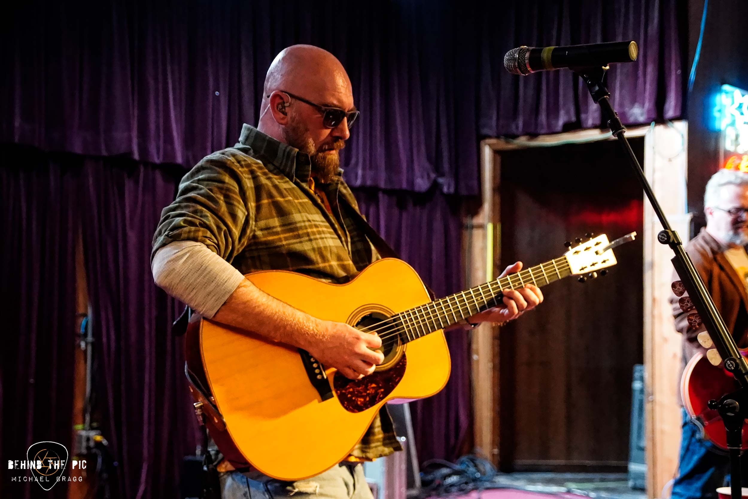 Corey Smith at The Blind Horse Saloon Behind The Pic 2500x1670