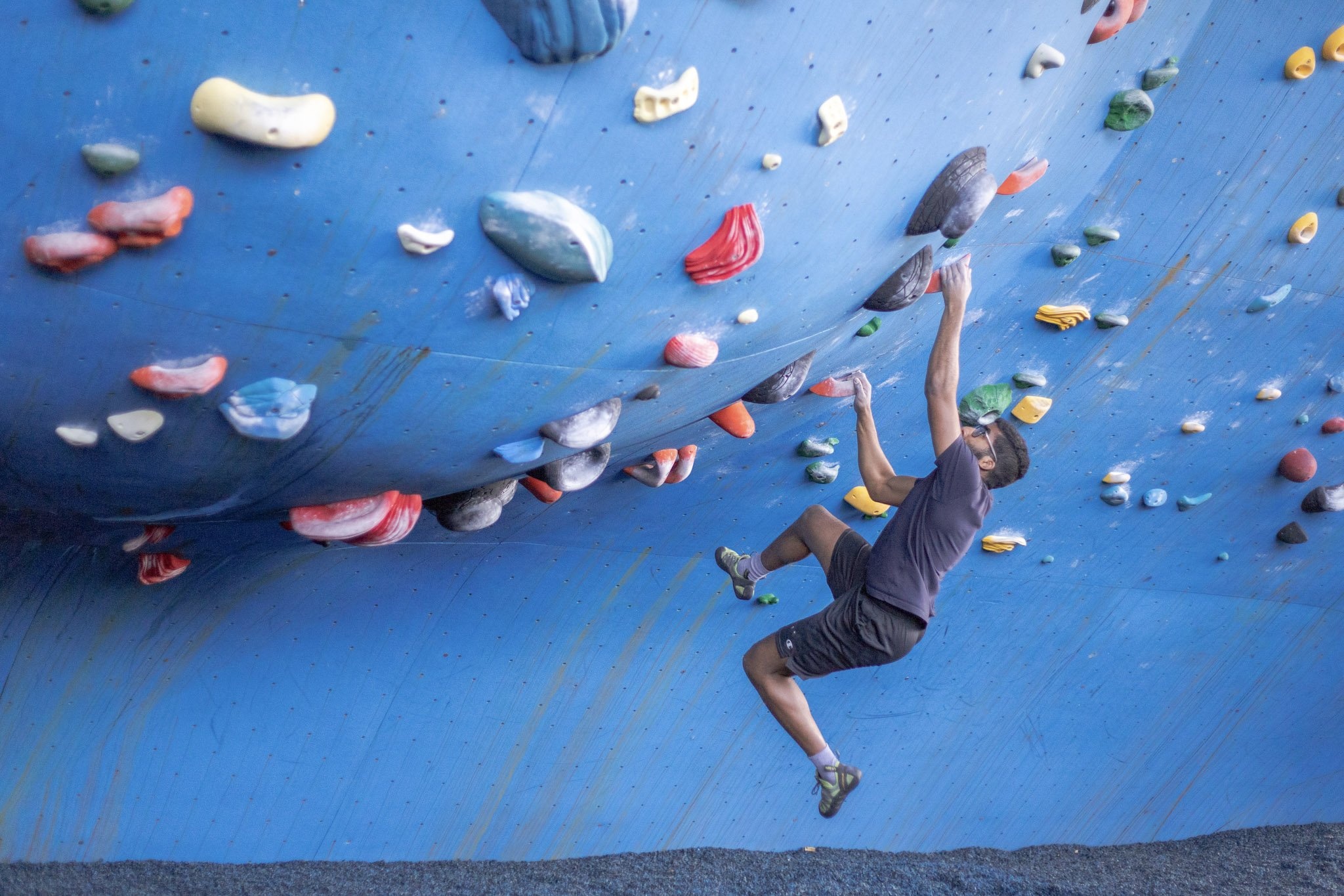 Adrenaline rush, The cliffs, Vertical ascent, Challenging climb, 2050x1370 HD Desktop