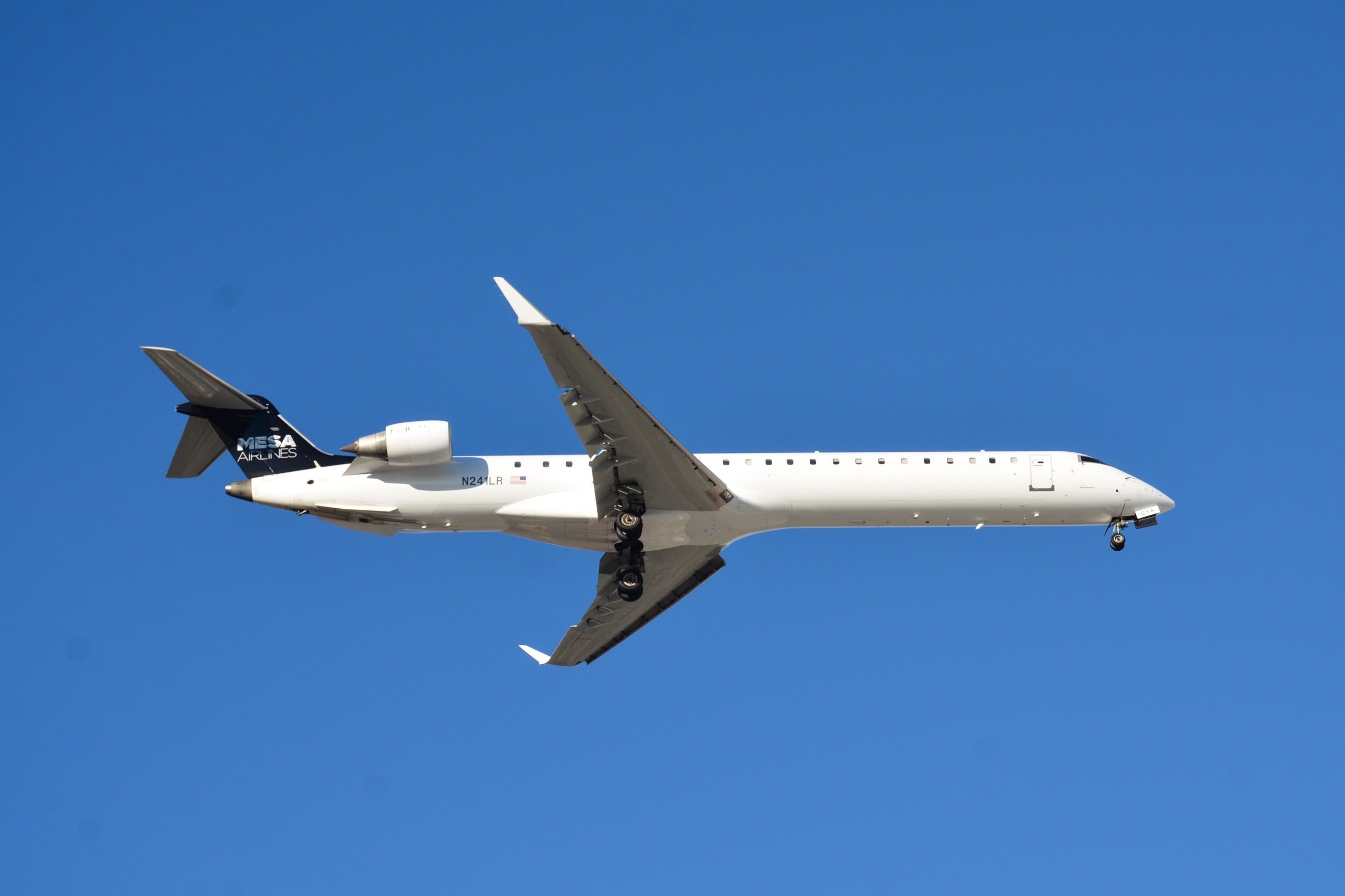 Mesa Airlines, Planespotting, DFW, Officer wayfinder, 2500x1670 HD Desktop