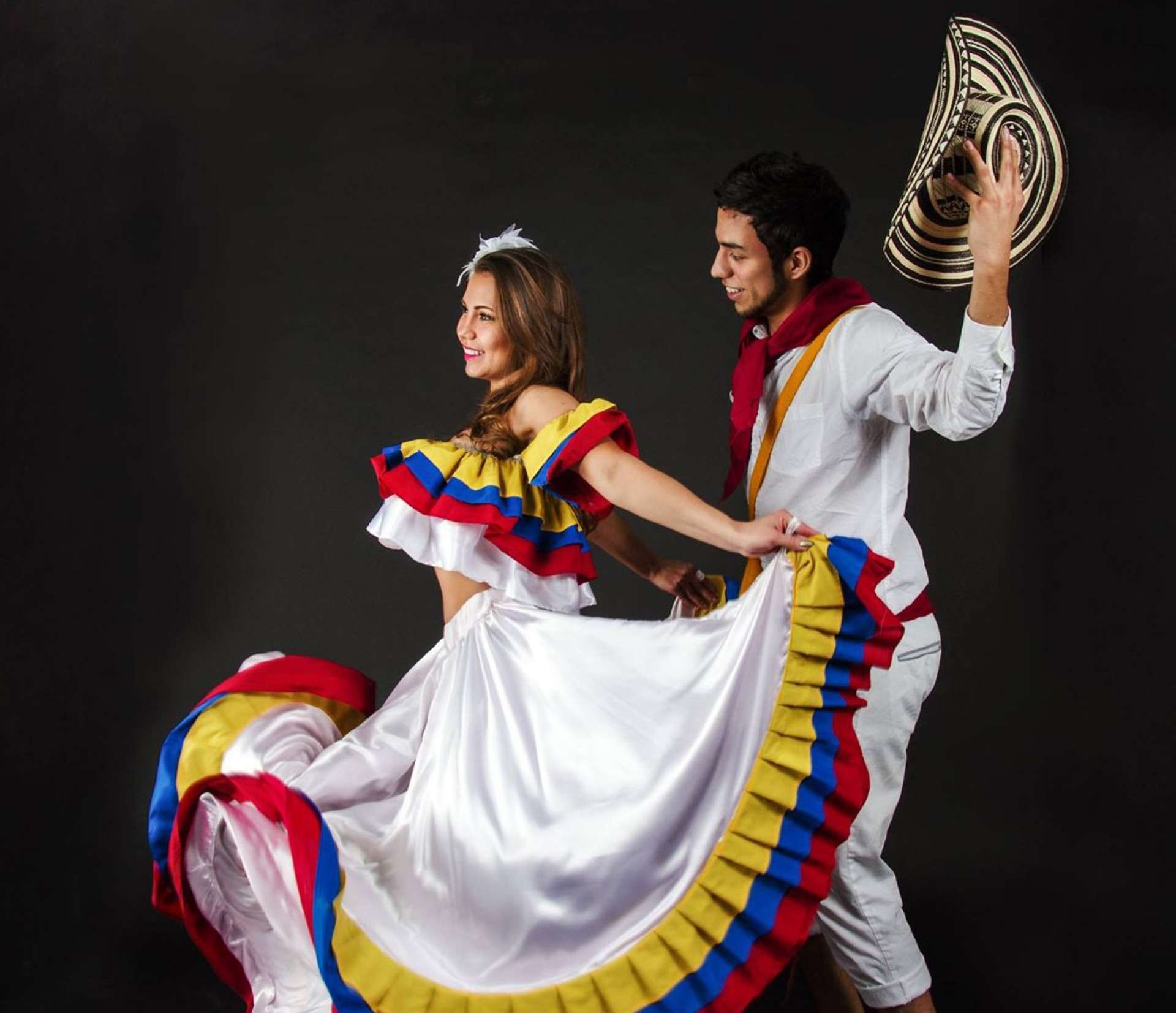 Le cumbia sui faasolosolo, Colombian Malaga dance, Cumbia essence, Traditional celebration, 1920x1660 HD Desktop