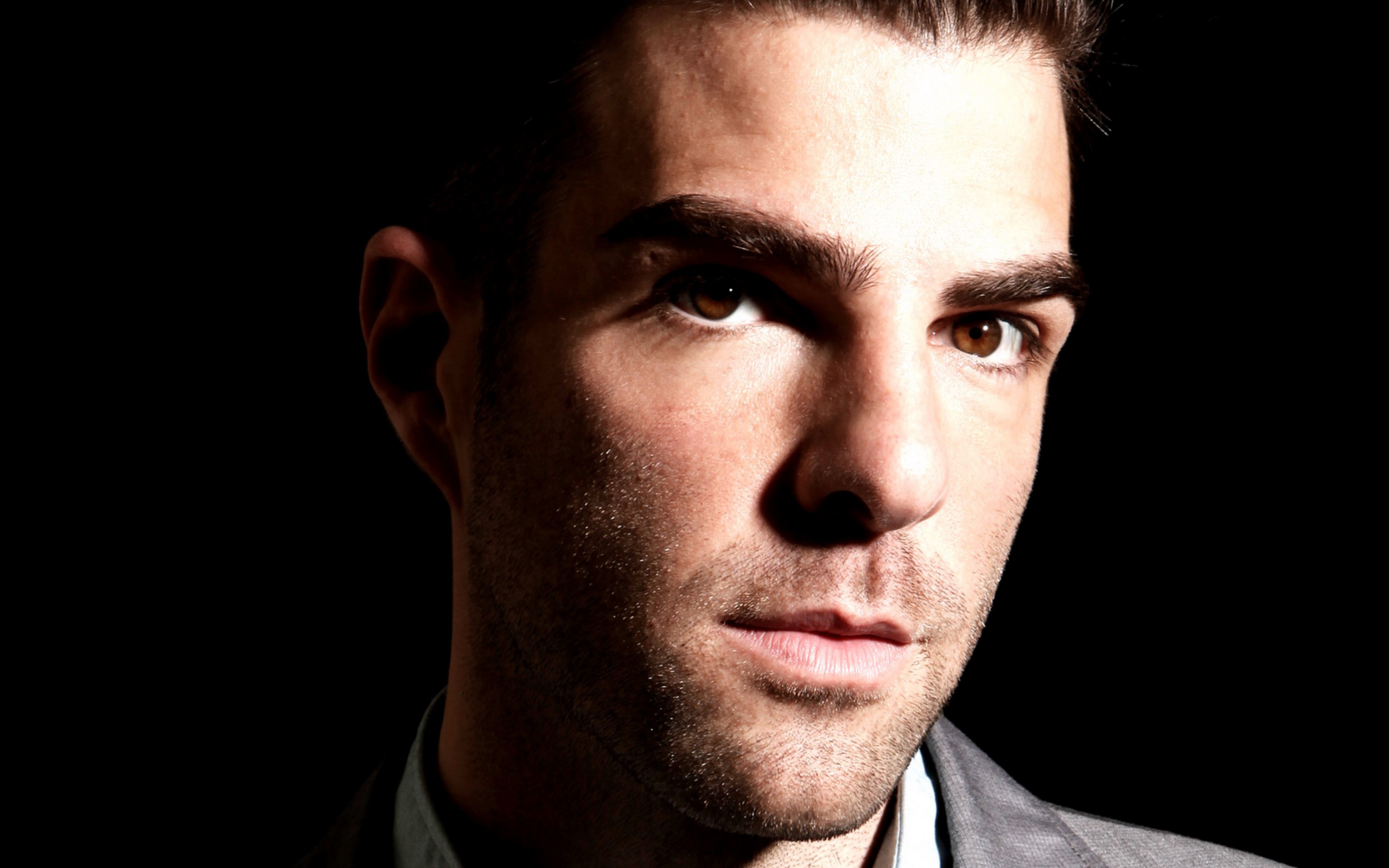 Zachary Quinto, Celebrity portrait, HD background, Image, 2560x1600 HD Desktop