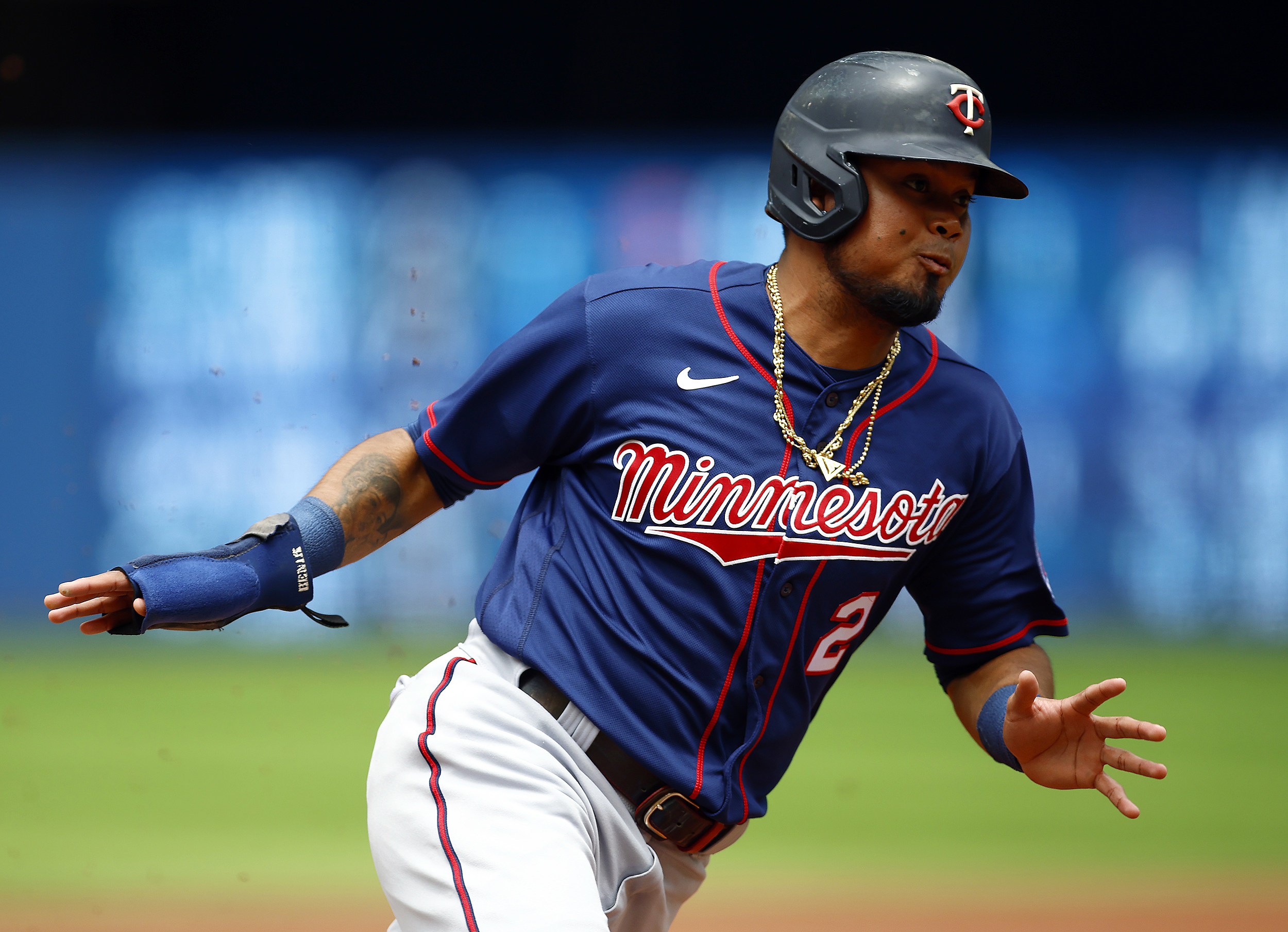 Luis Arraez, Minnesota Twins Wallpaper, 2500x1810 HD Desktop