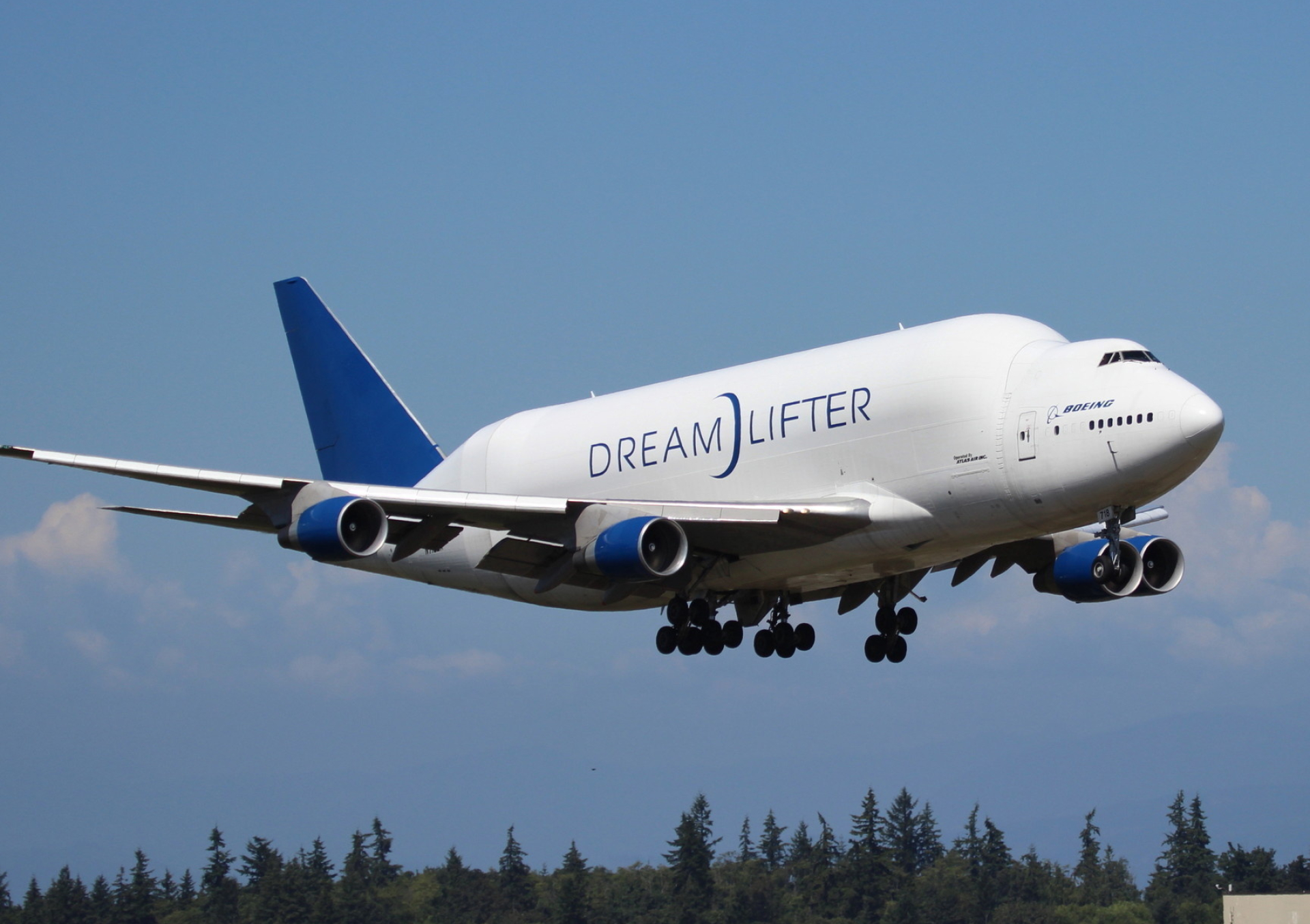 Boeing Dreamlifter, Cargo transporter, Aircraft identification, Aviation photography, 1920x1360 HD Desktop