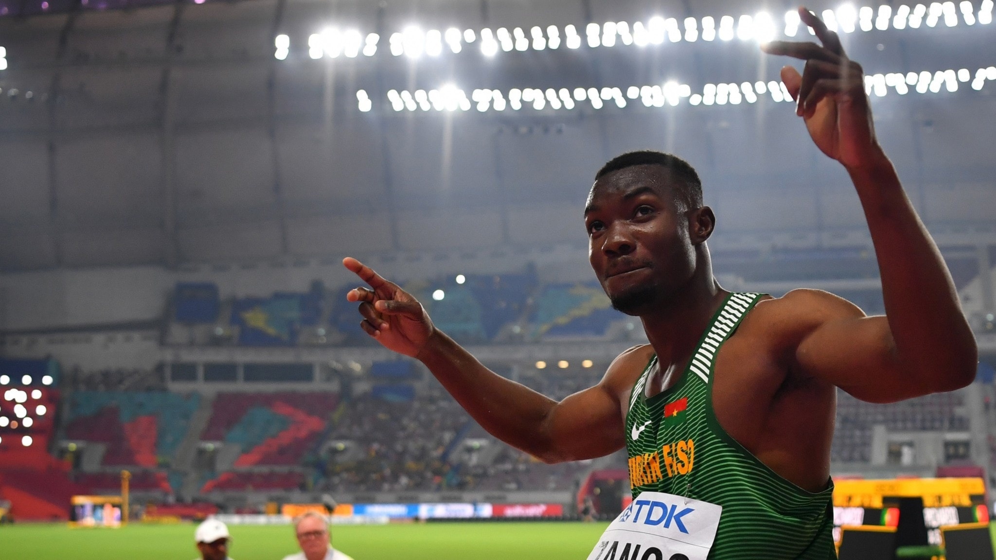 Hugues Fabrice Zango, New world record, Triple jump, Radio sports, 2050x1160 HD Desktop