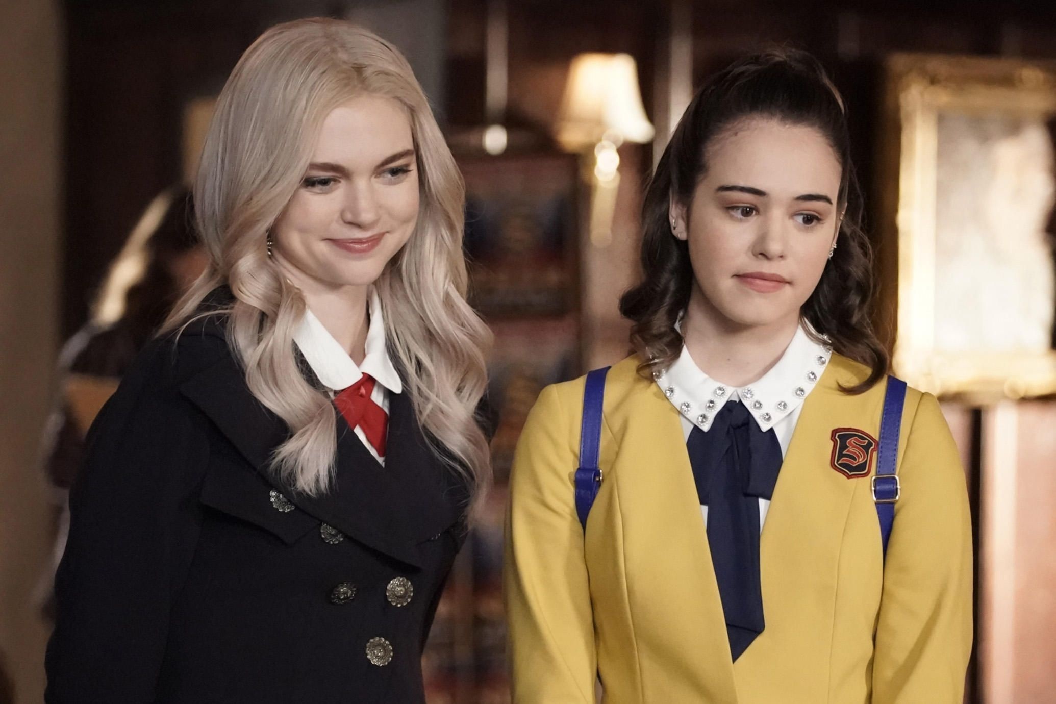 Legacies TV series, Lizzie Saltzman character, Magic spells, Supernatural twins, 2070x1380 HD Desktop