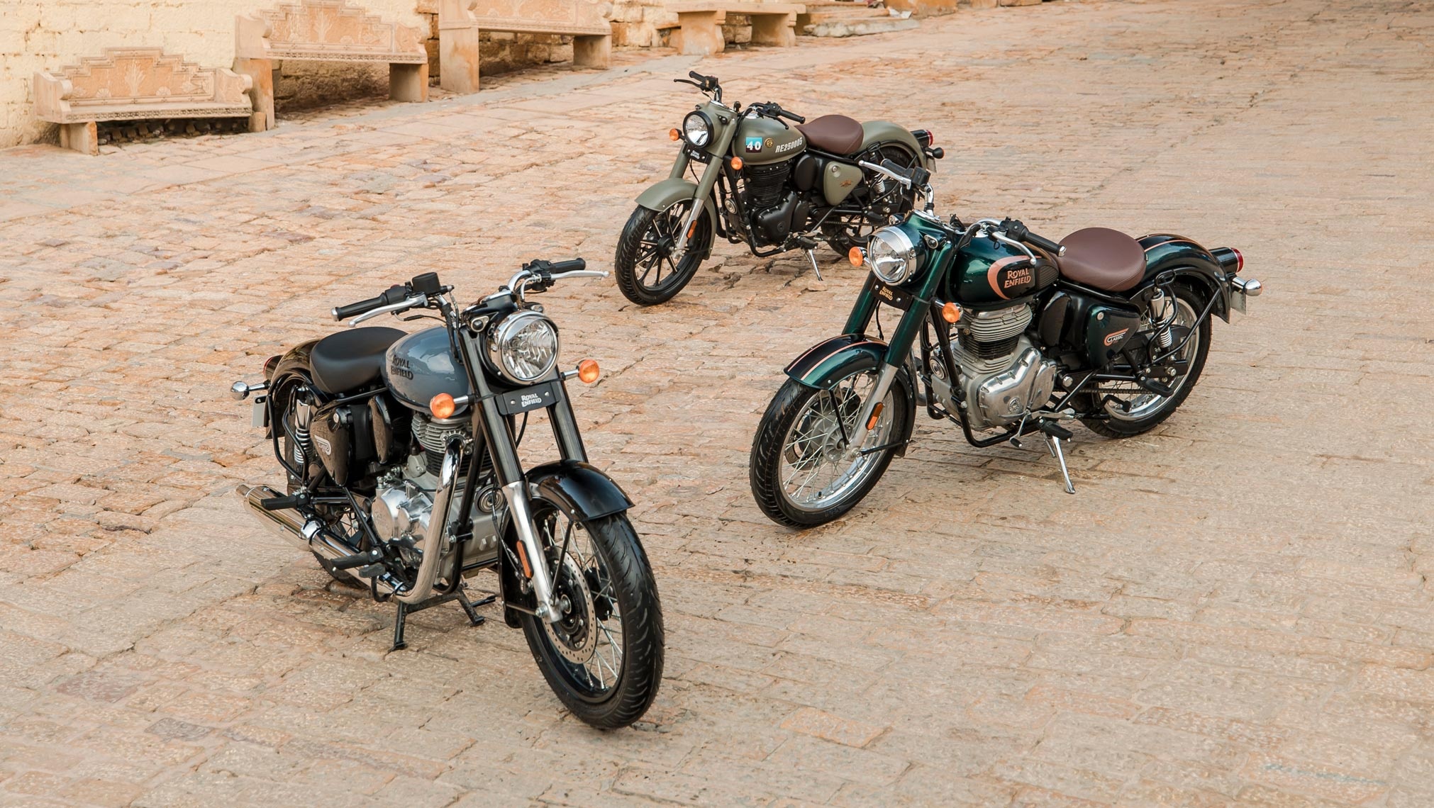 Royal Enfield Classic 350, Classic 350 Signals, sandstone paved courtyard, HD Desktop wallpaper