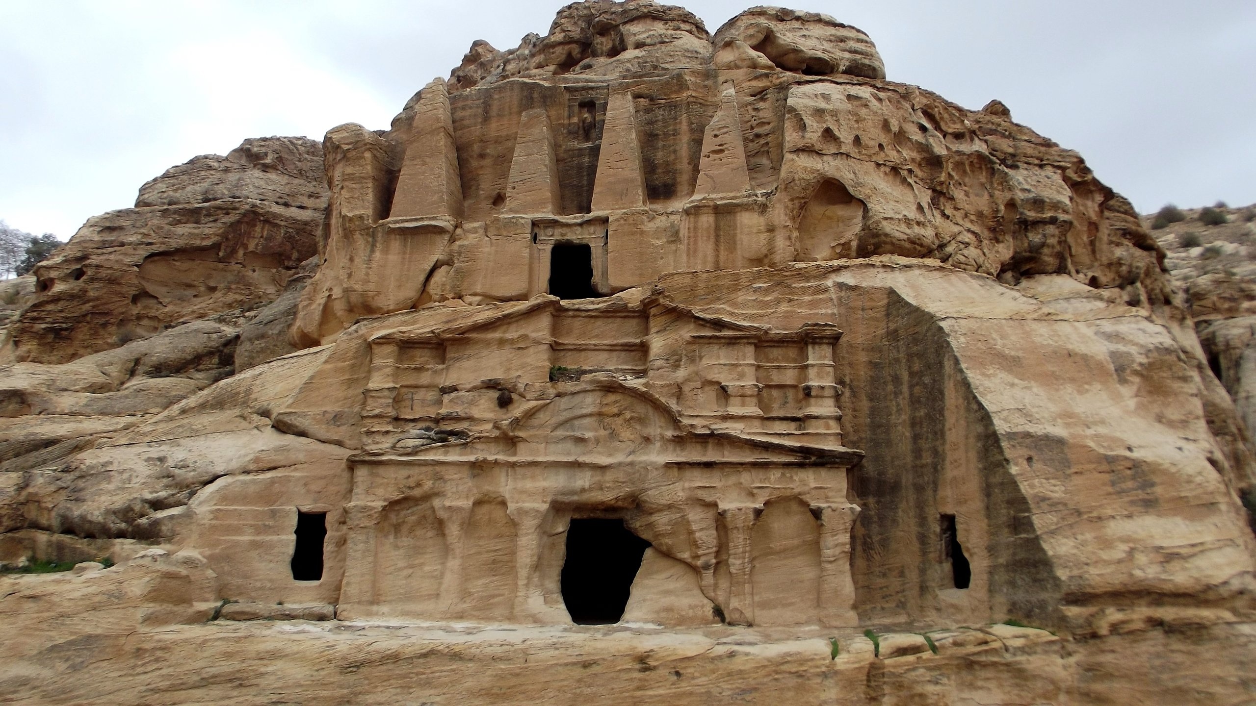 HD Petra Jordan wallpaper, Desktop background, Mesmerizing views, High-resolution image, 2560x1440 HD Desktop