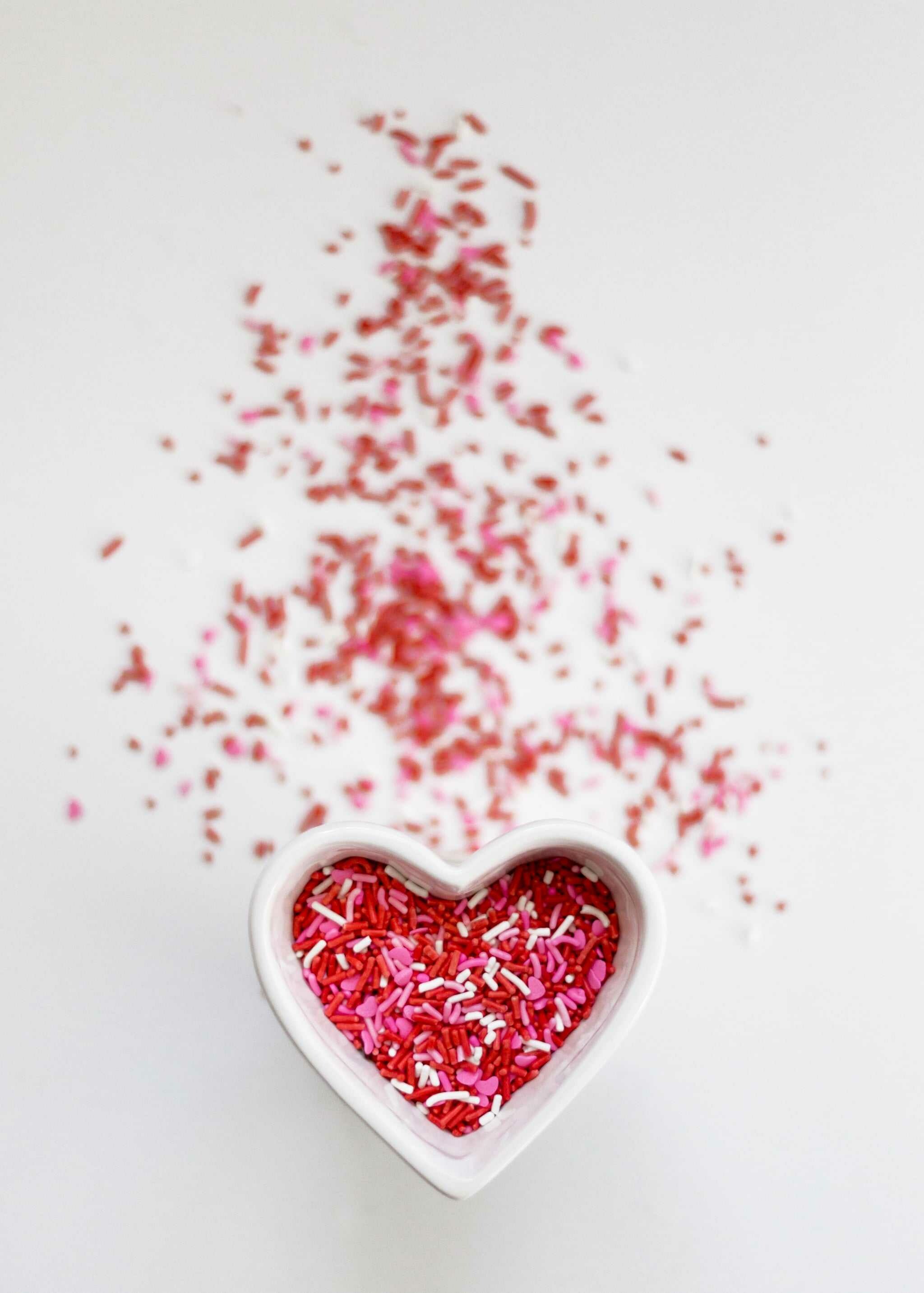 Cute Valentine's Day, Adorable imagery, Love-filled atmosphere, Heartwarming wallpapers, 2050x2870 HD Phone