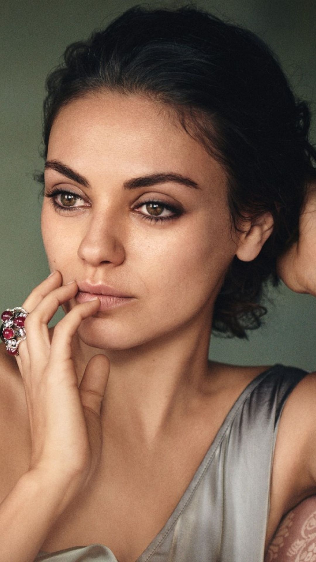 Ashton Kutcher, Mila Kunis, Celeb couple, Pin on Mila Kunis, 1080x1920 Full HD Phone