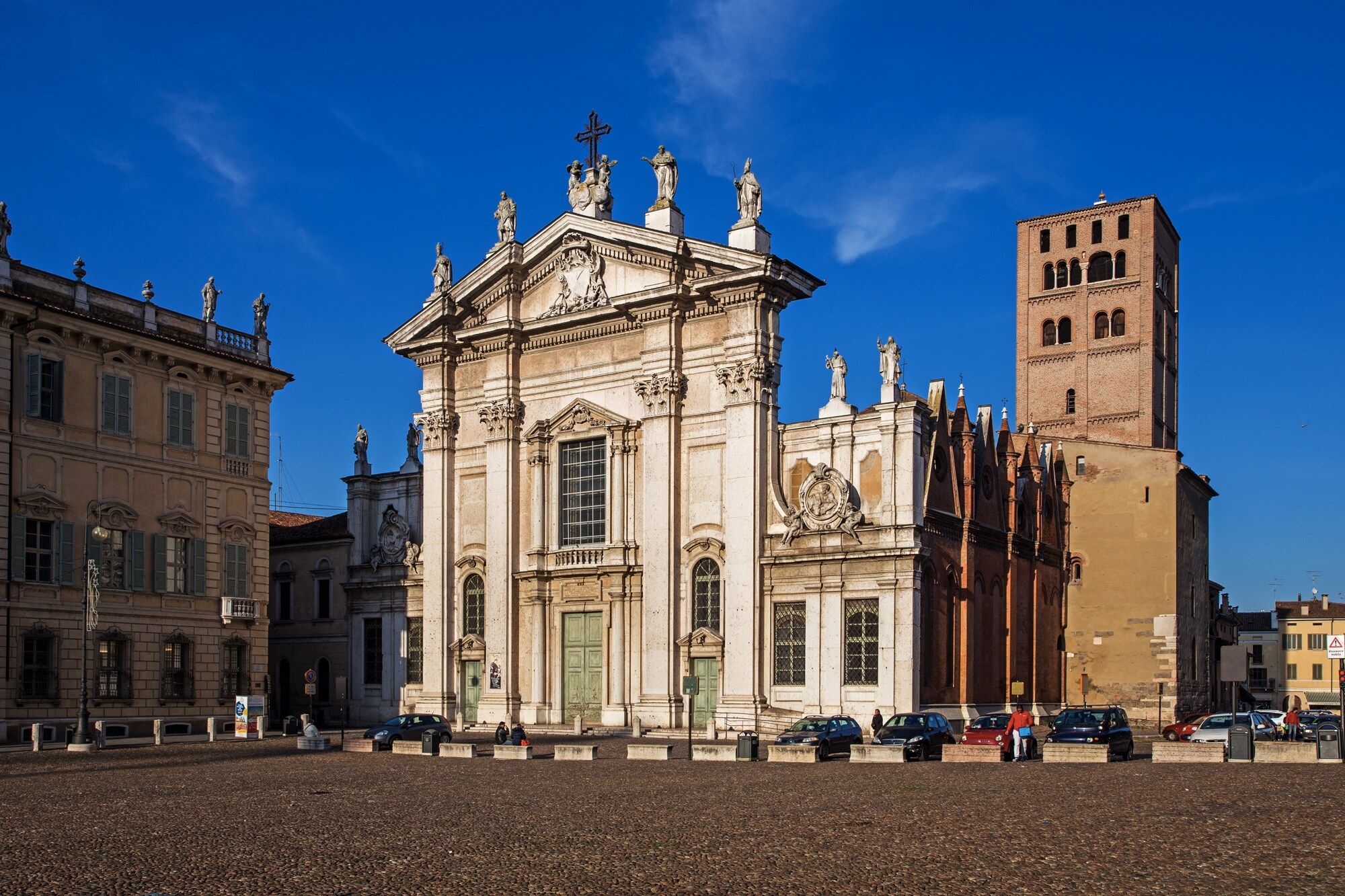 Mantova travel guide, Sightseeing tips, Independent recommendations, Italian city, 2000x1340 HD Desktop