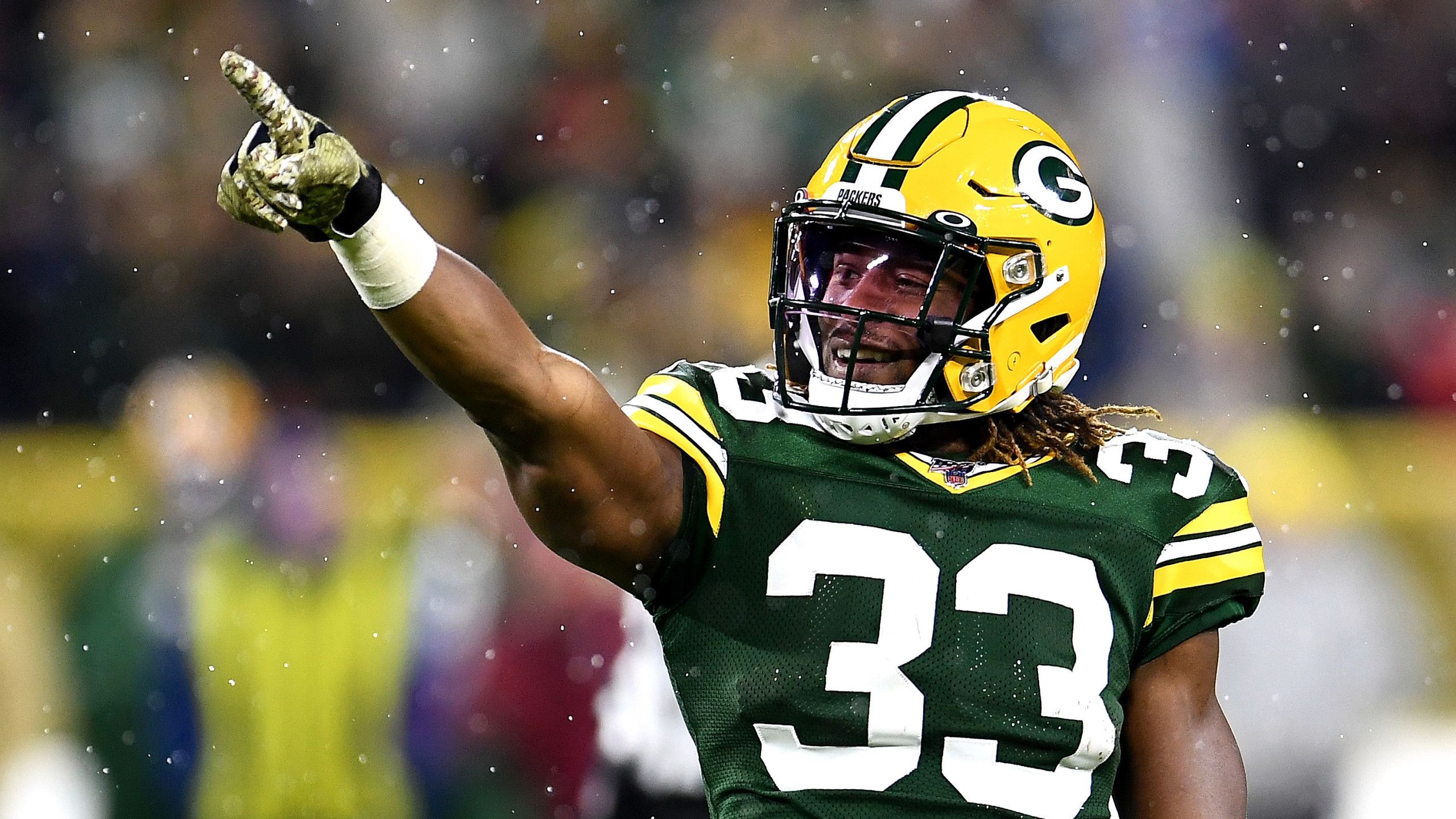 Green Bay Packers, Aaron Jones wallpapers, Running back excellence, Football, 2560x1440 HD Desktop