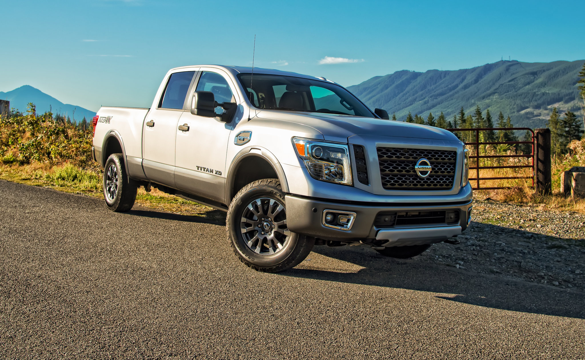 Nissan Titan, Video review, Big boys, New York Times, 2050x1260 HD Desktop