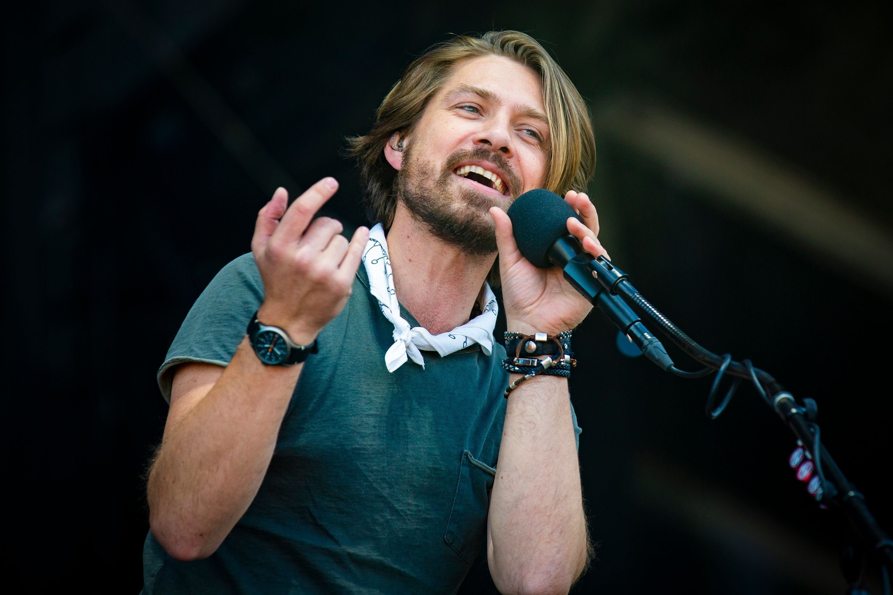 Taylor Hanson, Joyful family photo, Beautiful child, Meaningful name, 3000x2000 HD Desktop