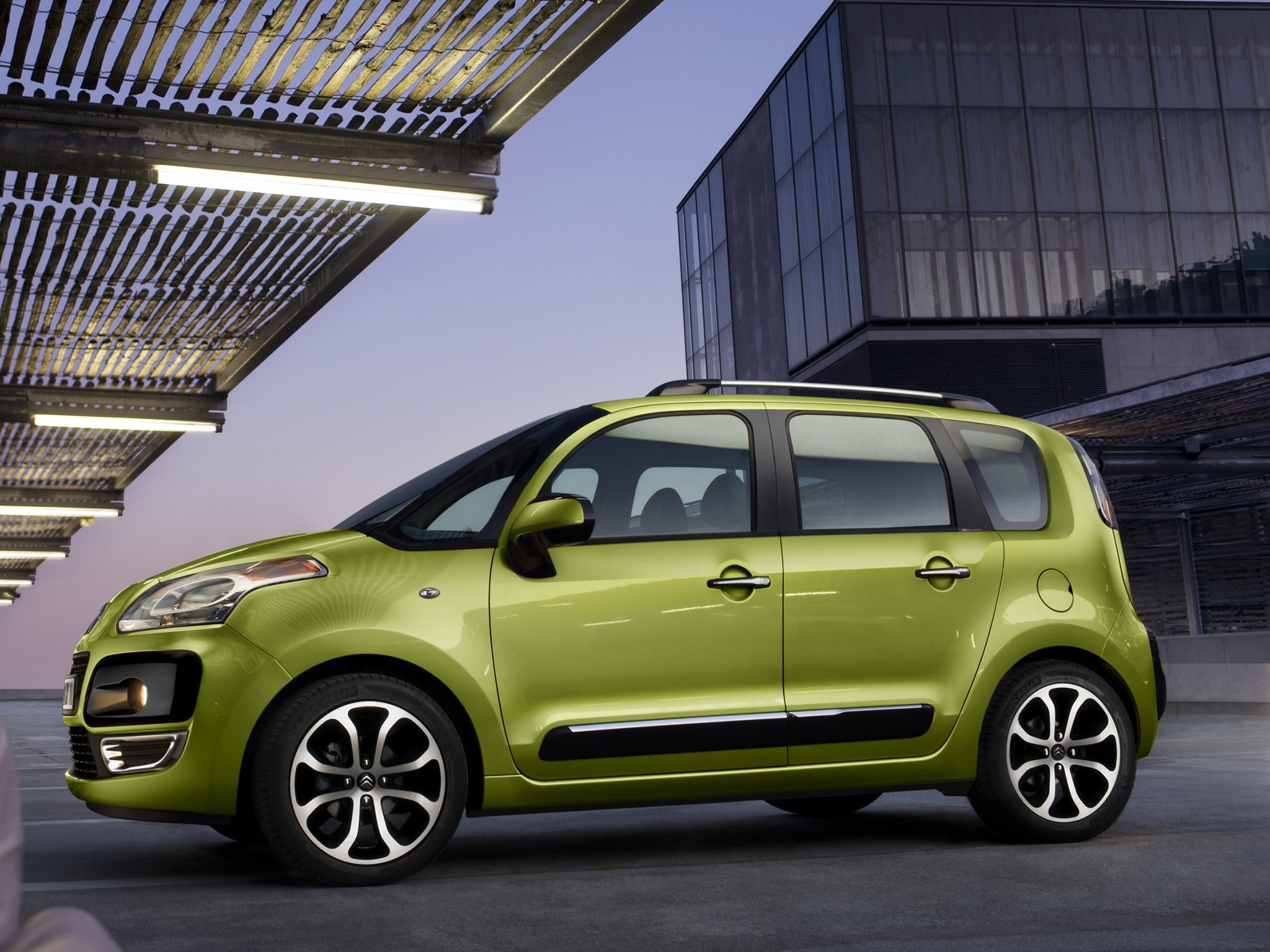 Citroen C3 Picasso, Compact MPV, Outstanding design, Car review, 2050x1540 HD Desktop