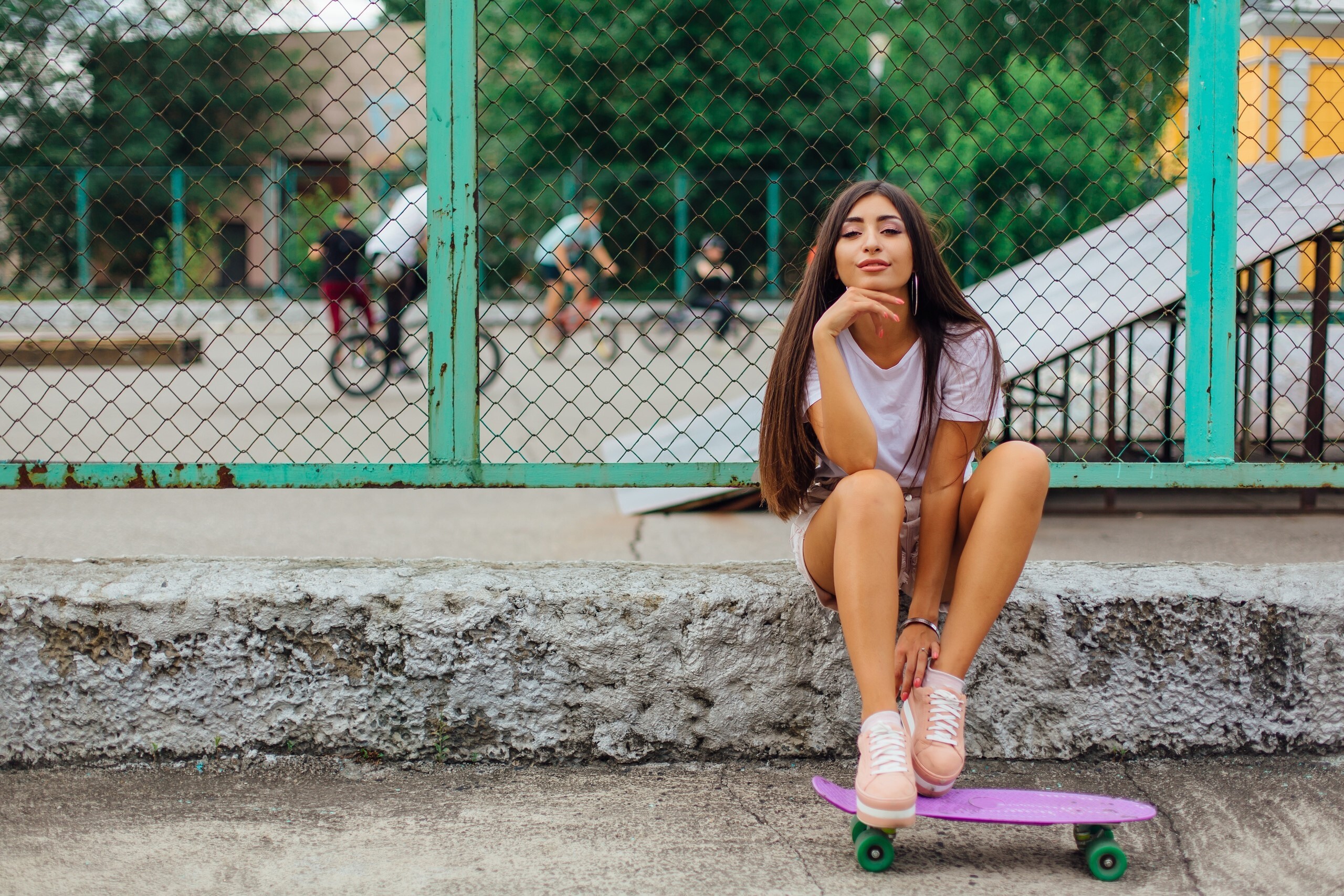 Skateboard girls, Smiling faces, HD wallpaper, Urban lifestyle, 2560x1710 HD Desktop