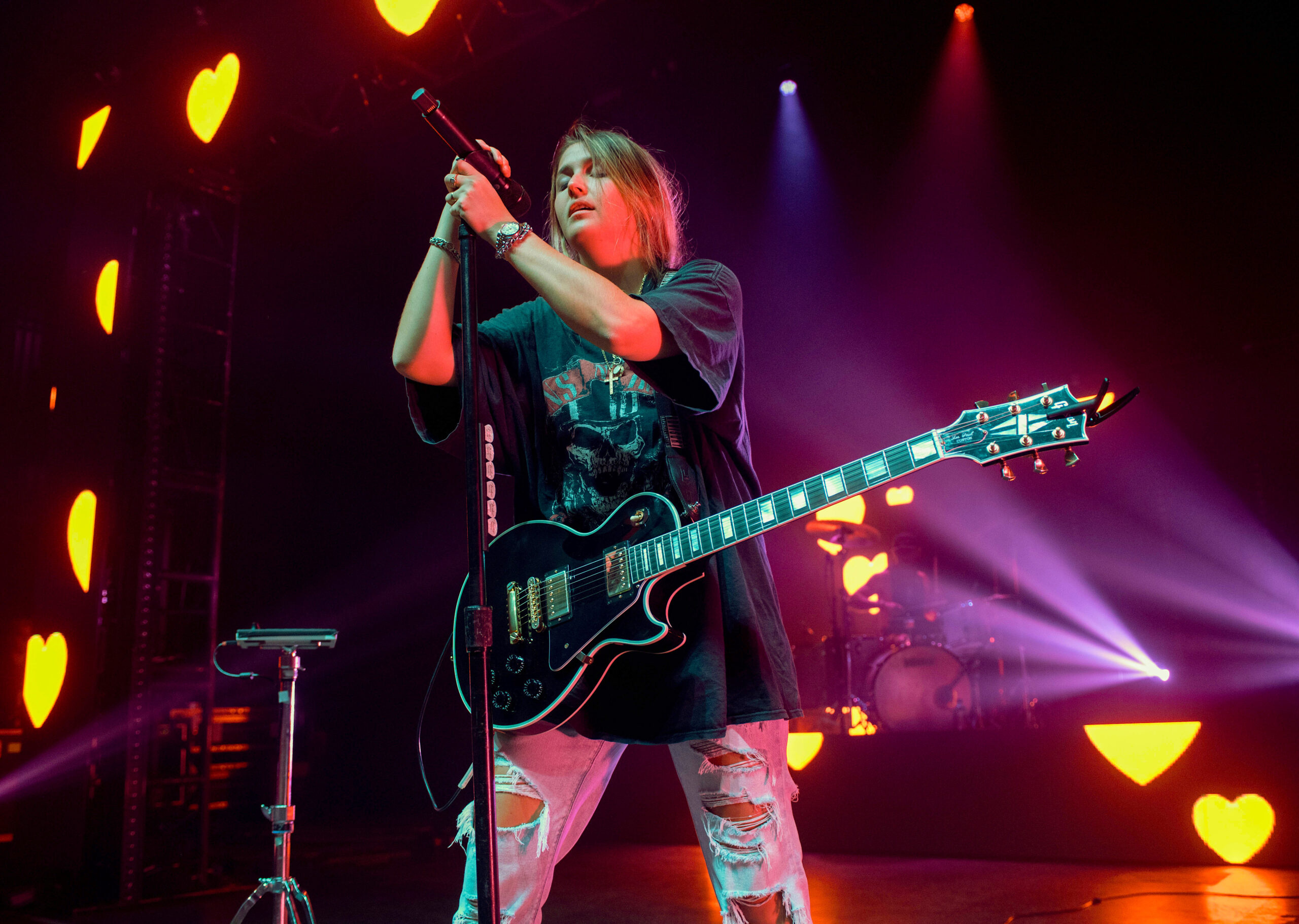 20 Stunning Photos of Chelsea Cutler at the Riviera Gallery - Chicago Music Guide 2560x1830