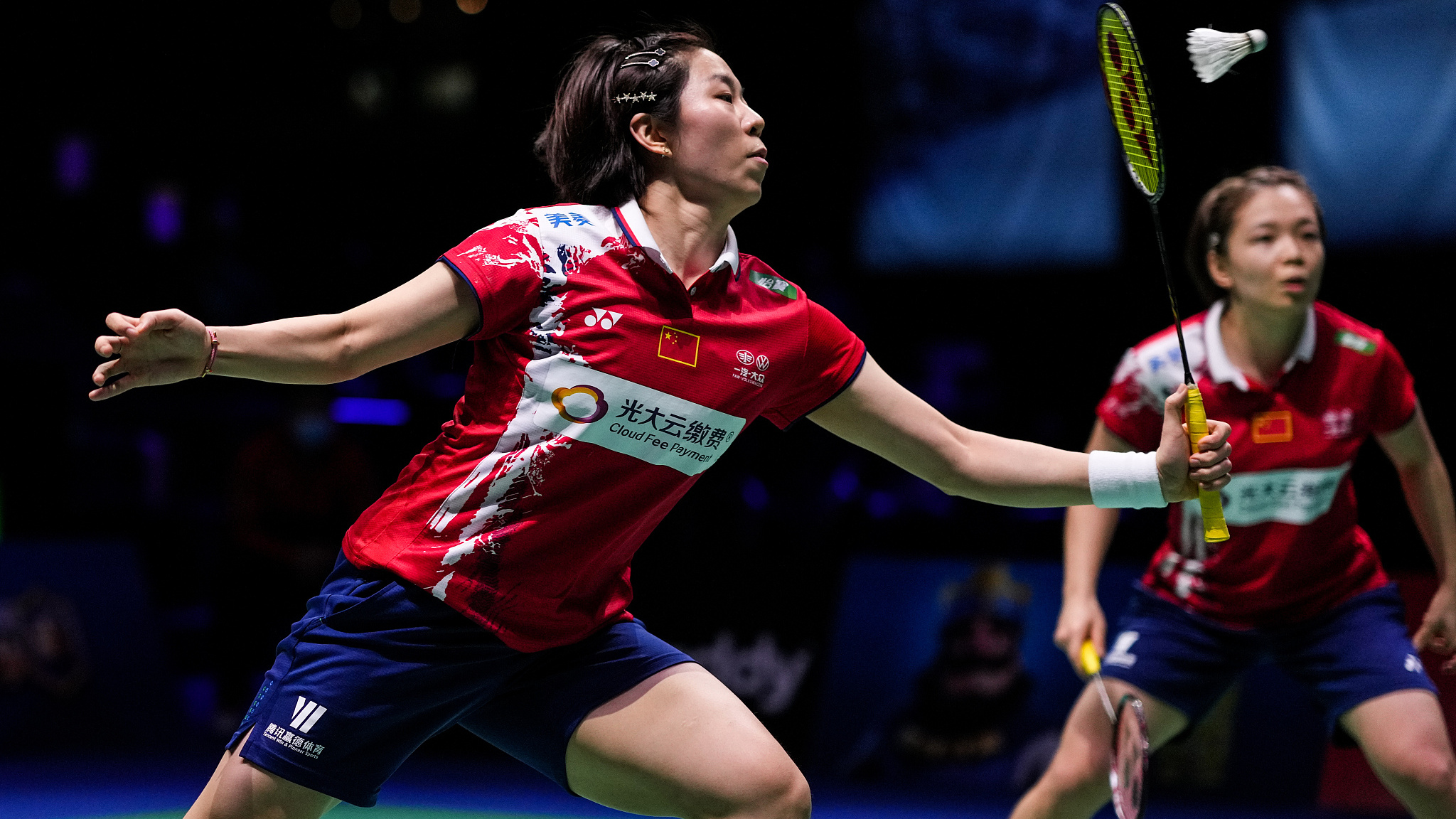 Jia Yifan, Badminton champion, Denmark defeat, Sudirman Cup semi-finals, 2050x1160 HD Desktop