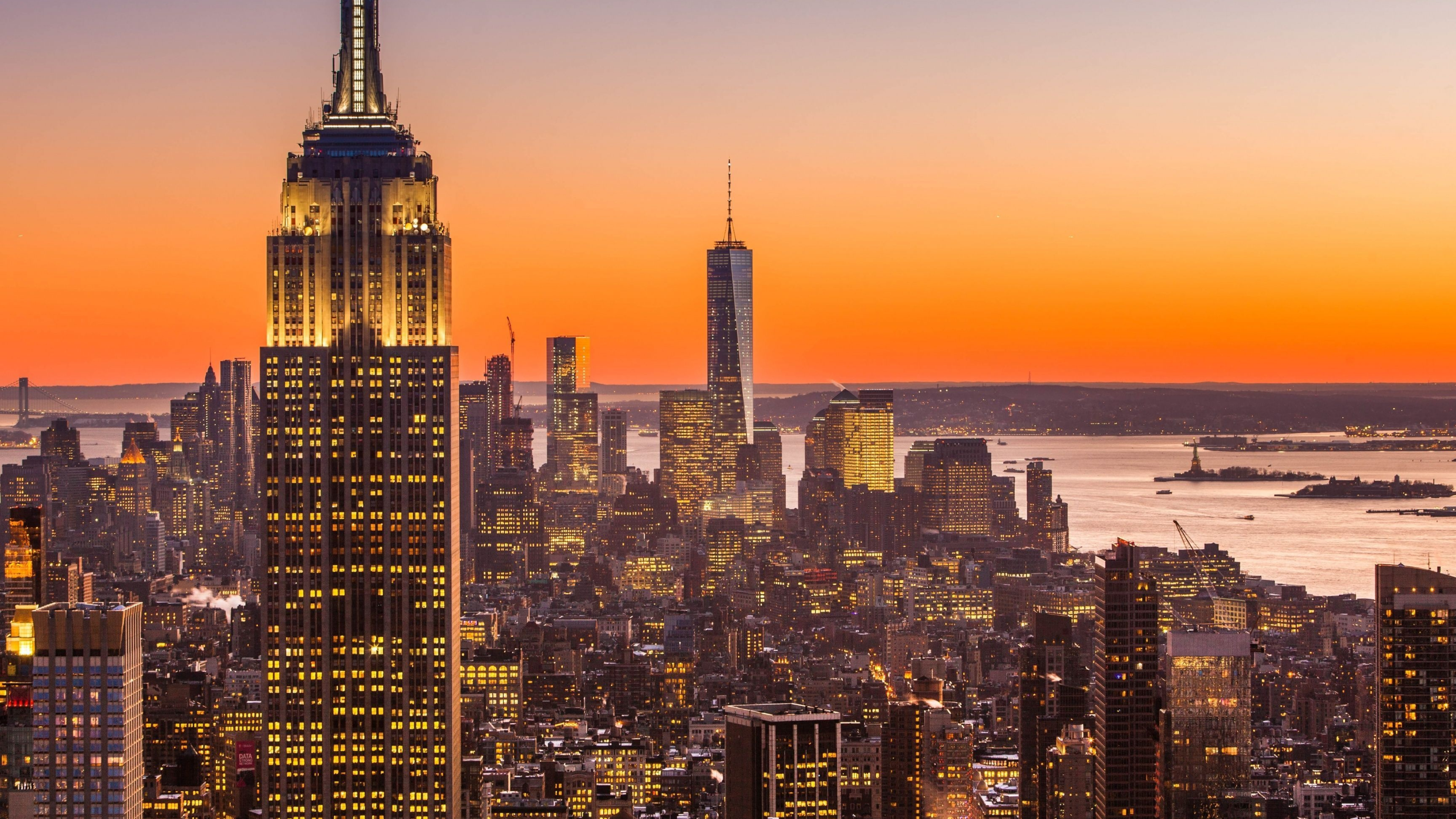 Manhattan skyline, Urban jungle, Iconic landmarks, City that never sleeps, 3840x2160 4K Desktop