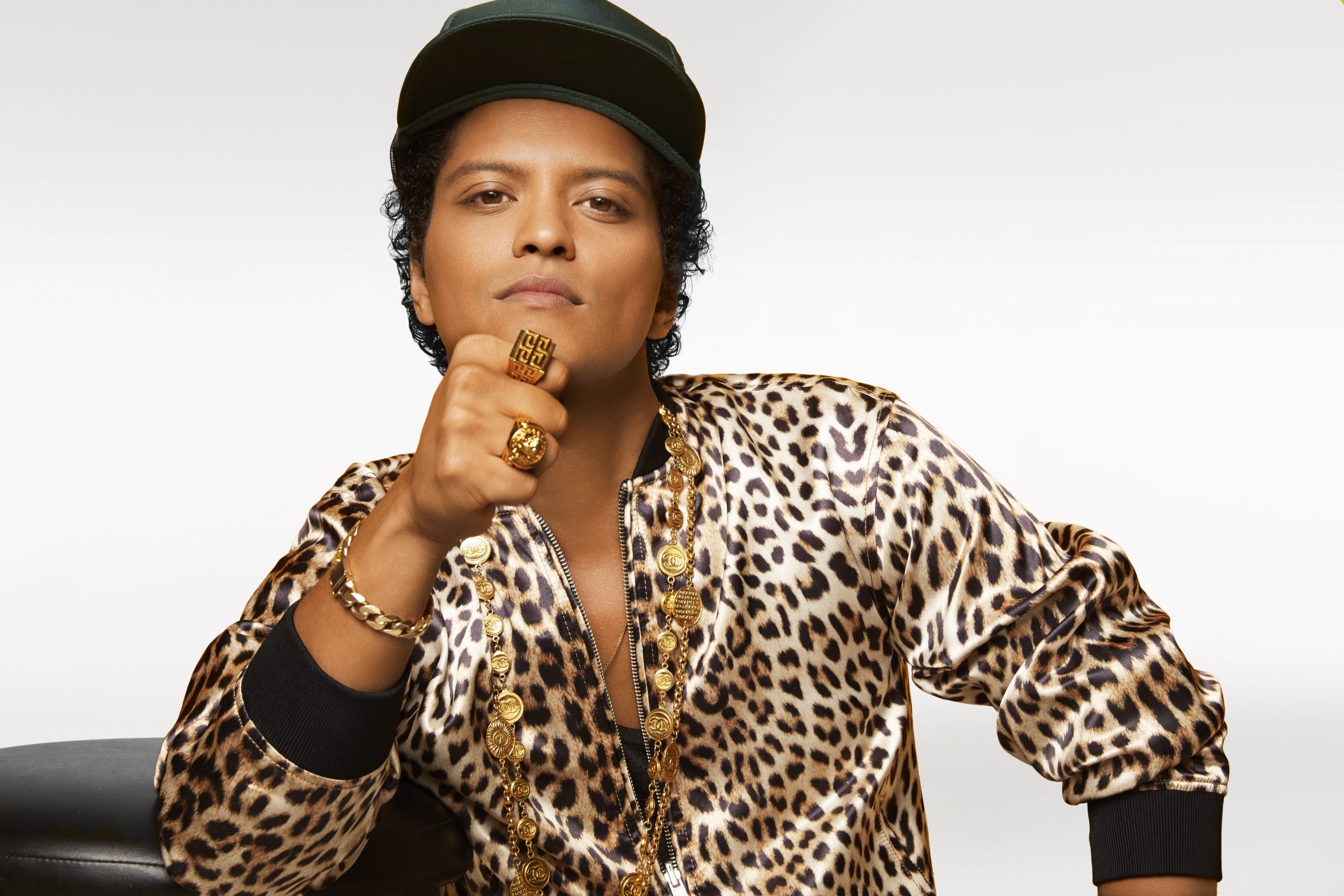 Bruno Mars, Music investment rewards, Private equity news, 2600x1730 HD Desktop