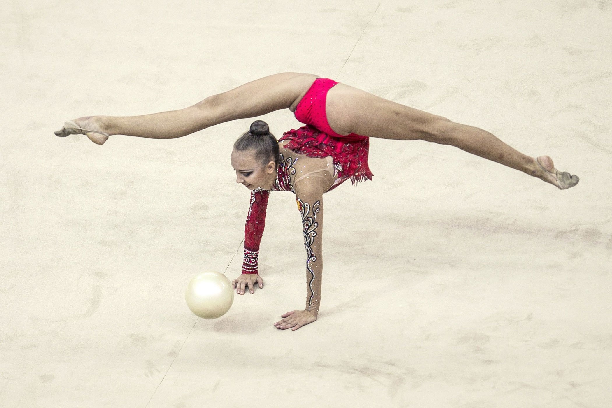 Rhythmic gymnastics, Floor (Gymnastics) Wallpaper, 2100x1400 HD Desktop