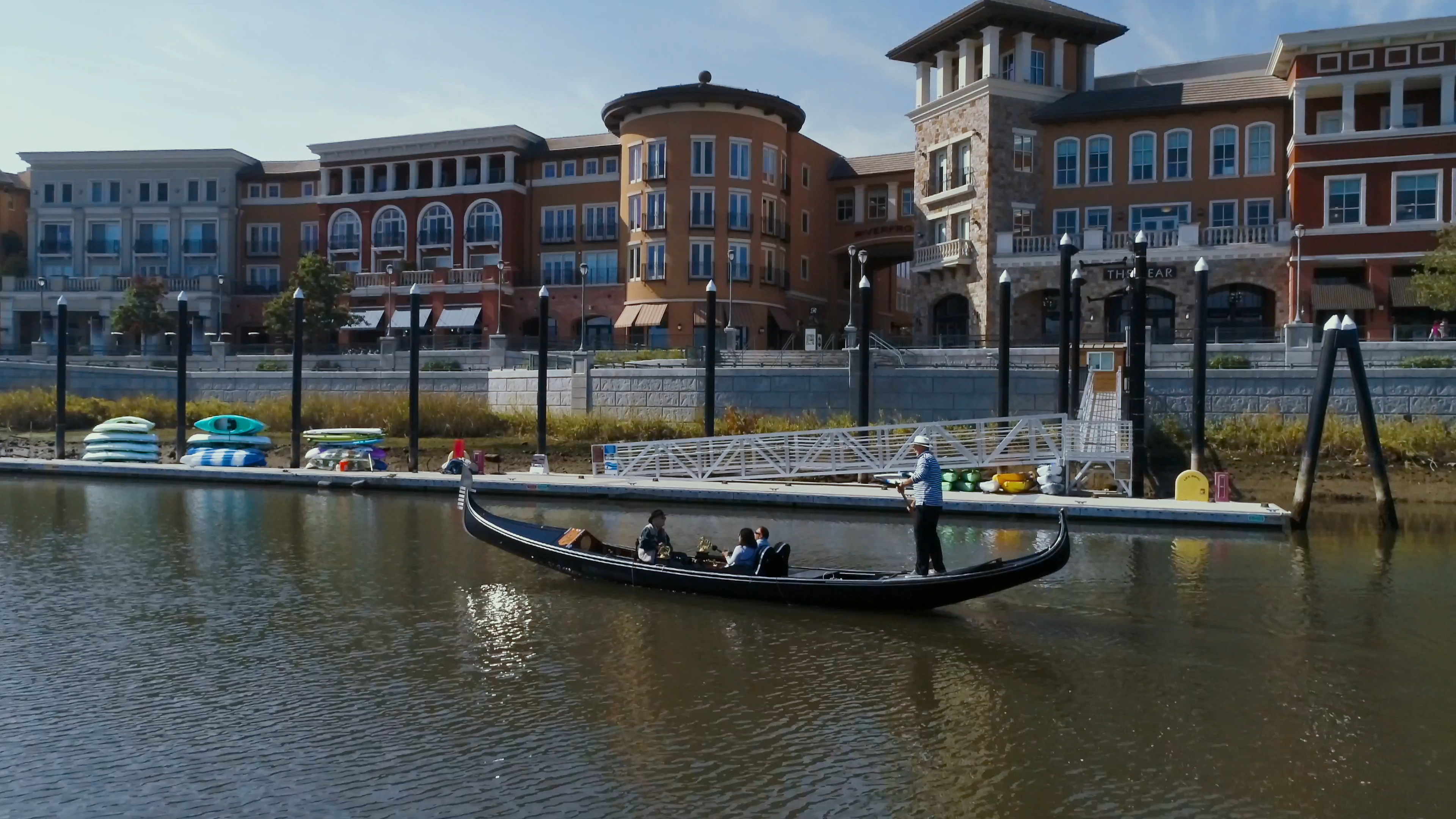 Beautiful lakes cruise, Venice travel, Captivating experience, Tranquil journey, 3840x2160 4K Desktop