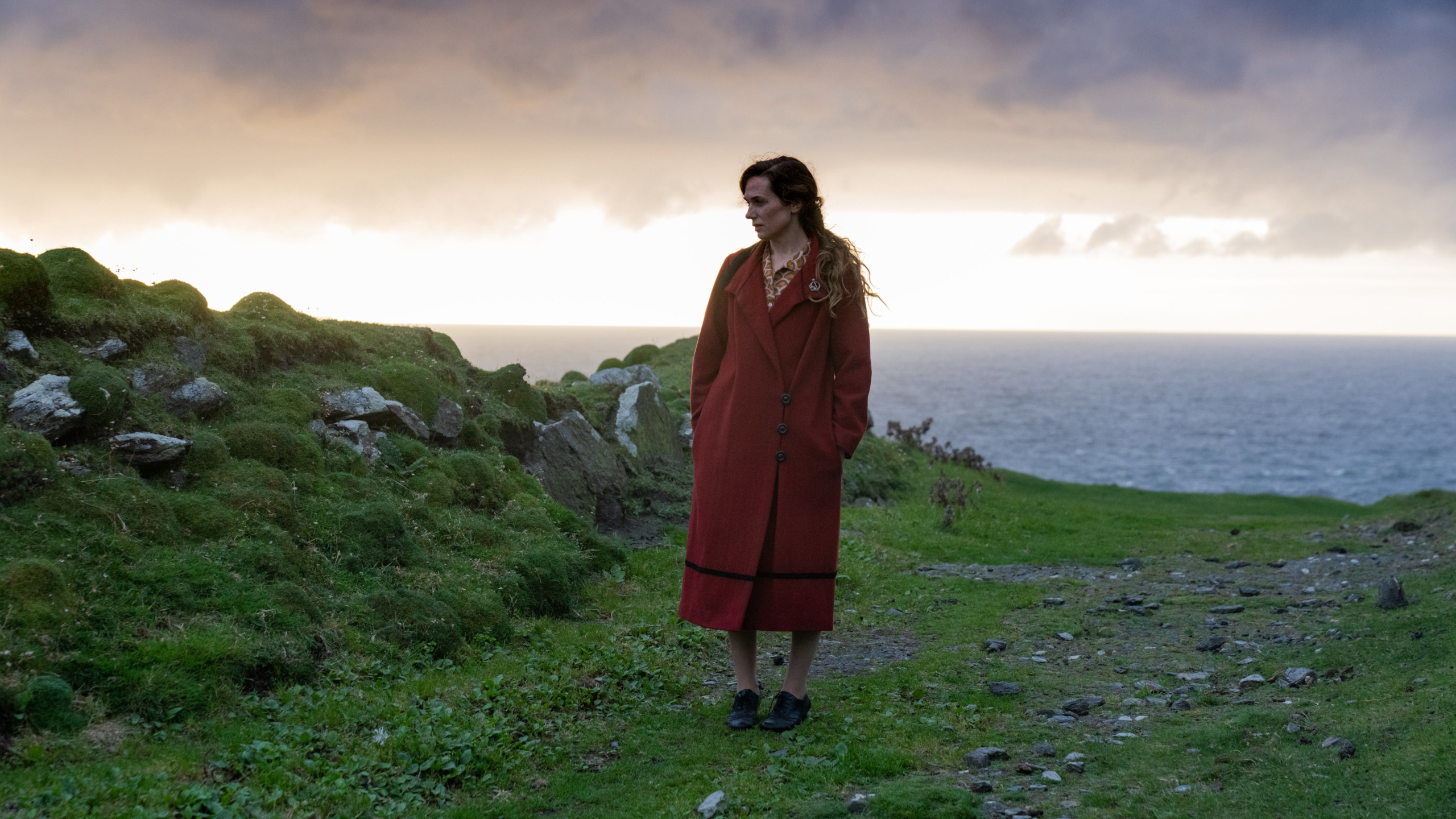 The Banshees of Inisherin, Movie, Haunting imagery, Irish folklore, 2560x1440 HD Desktop