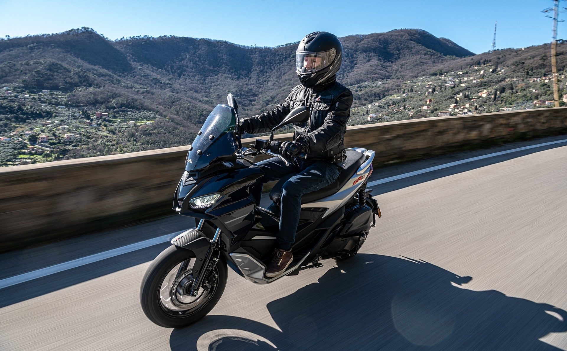 Aprilia SR-GT 125, Versatile scooter, Worth under 4K, US sports, 1920x1190 HD Desktop