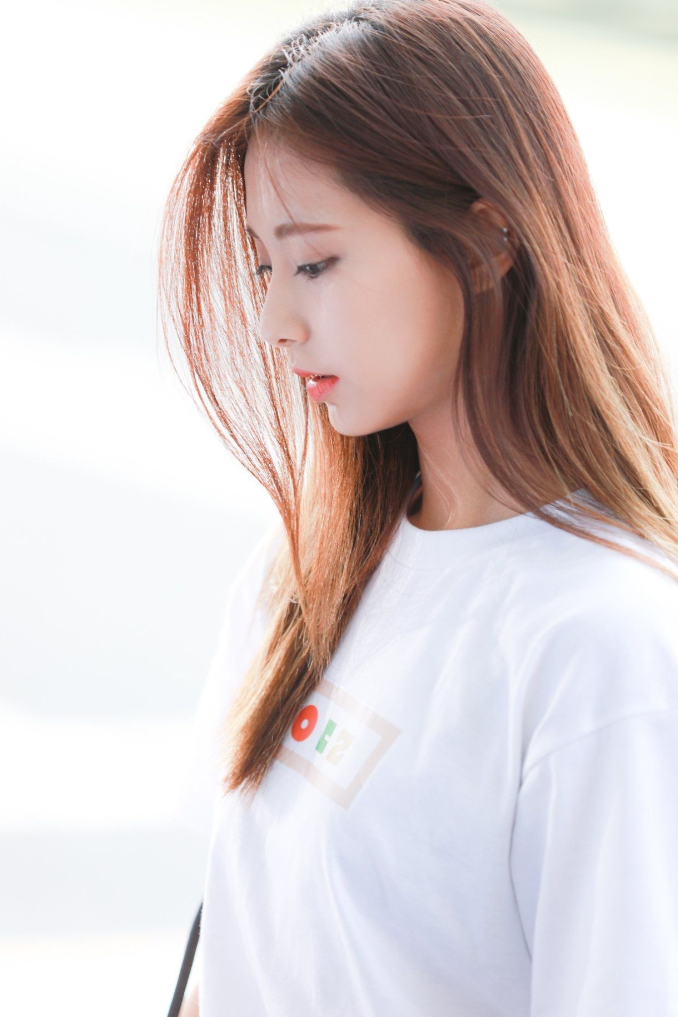 Tzuyu, TWICE member, Elegant beauty, Music, 1370x2050 HD Phone