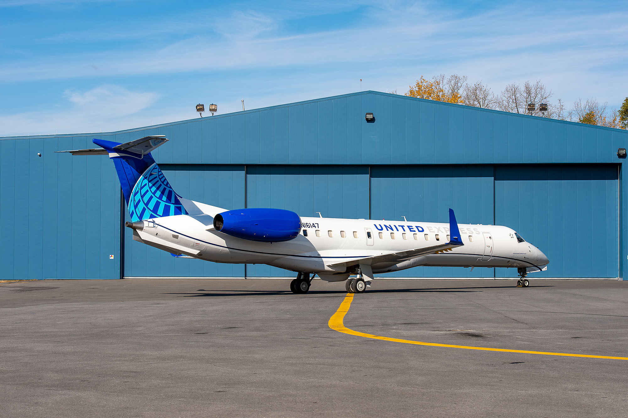 ExpressJet Airlines, United Express operations, 2000x1340 HD Desktop