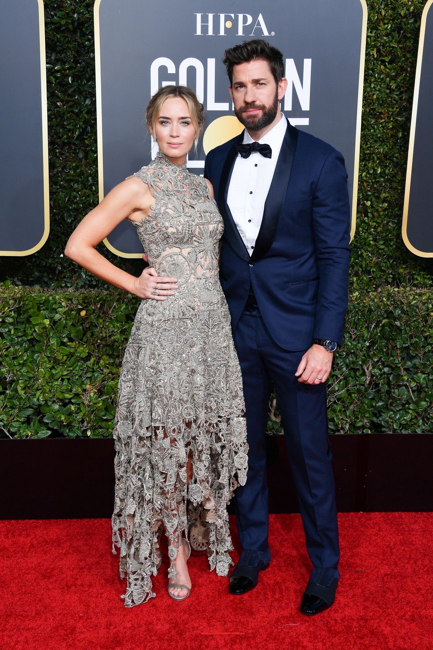 Emily Blunt, John Krasinski, Golden Globes 2019, Red Carpet, 1440x2160 HD Phone