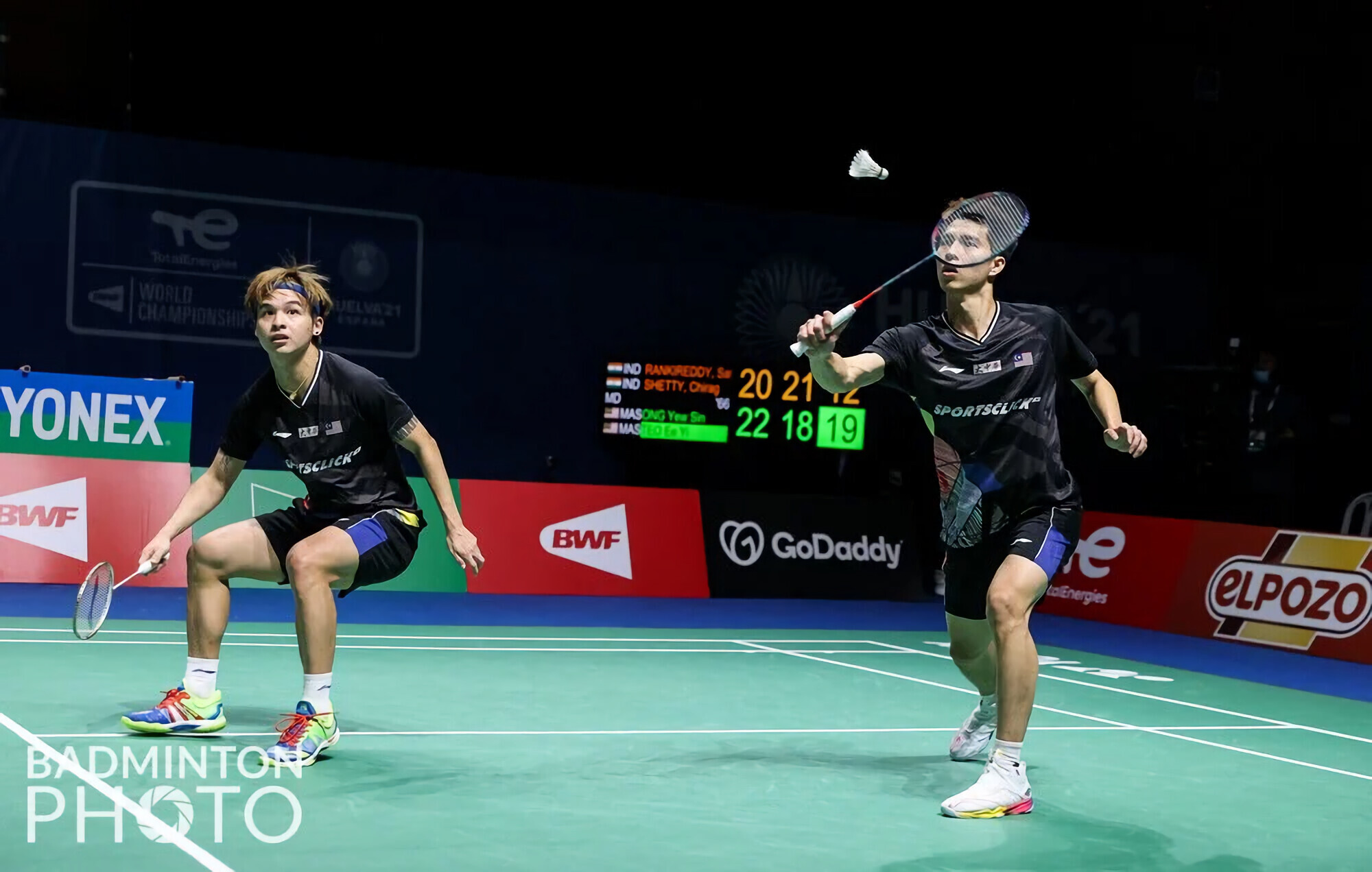 Ong Yew Sin, Strategic drop shots, Precise serves, Badminton techniques, 2000x1280 HD Desktop