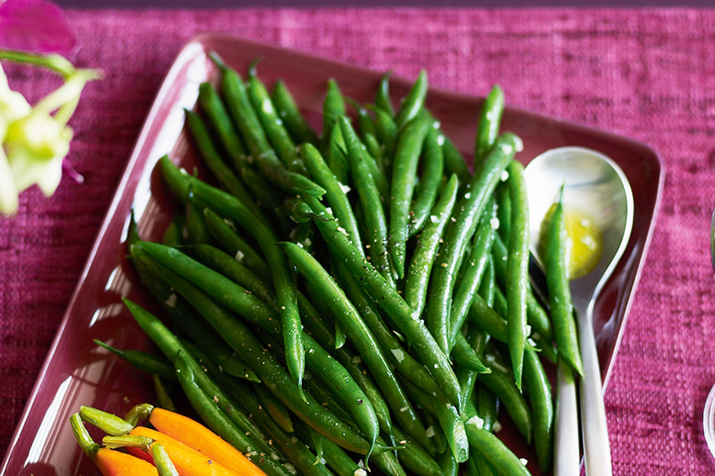 Garlicky green beans, Savory side dish, Garlic-infused goodness, Burst of flavor, 3000x2000 HD Desktop