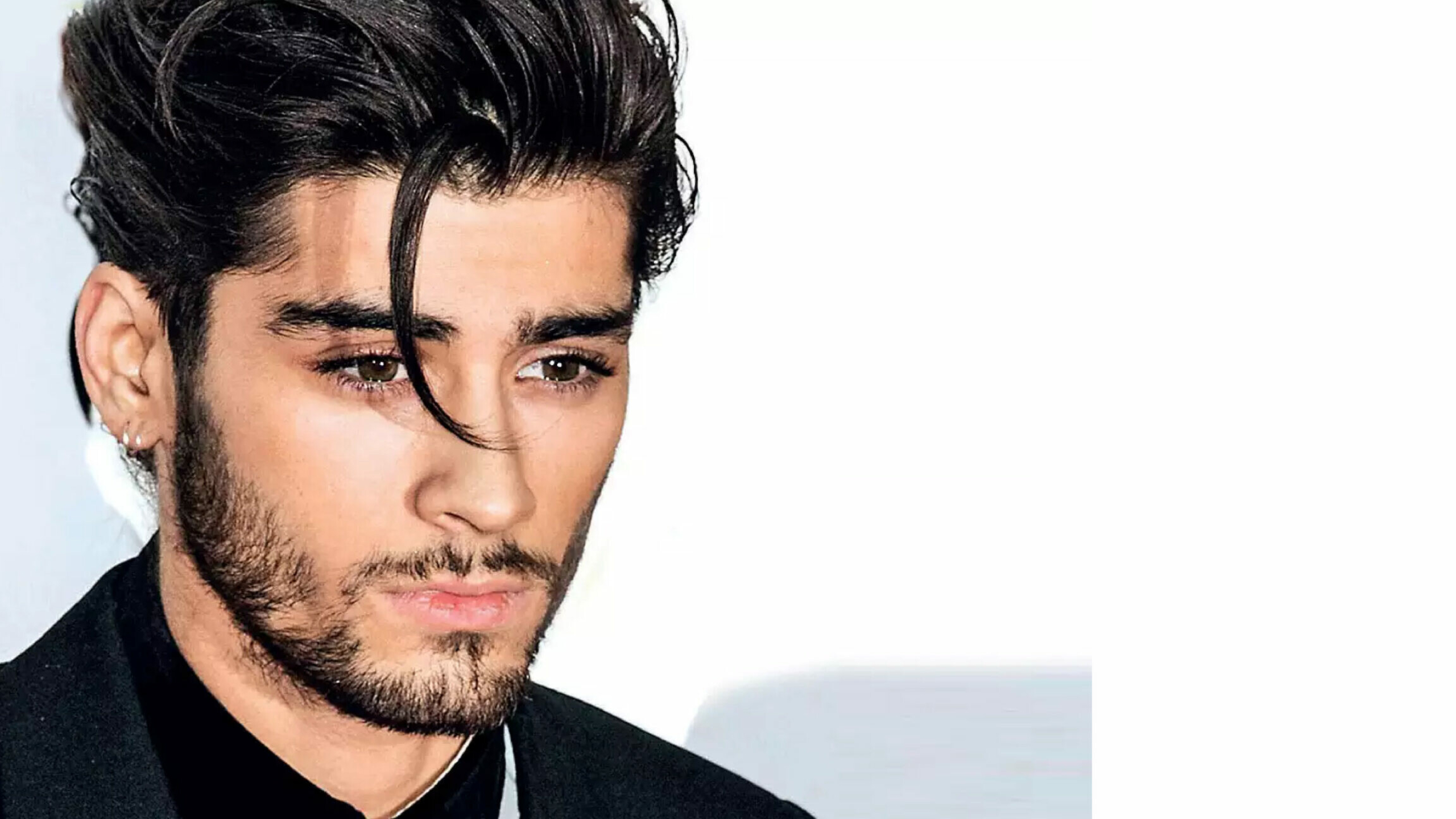 Zayn Malik, Proud father, Singing in Urdu, Adoring fans, 2560x1440 HD Desktop