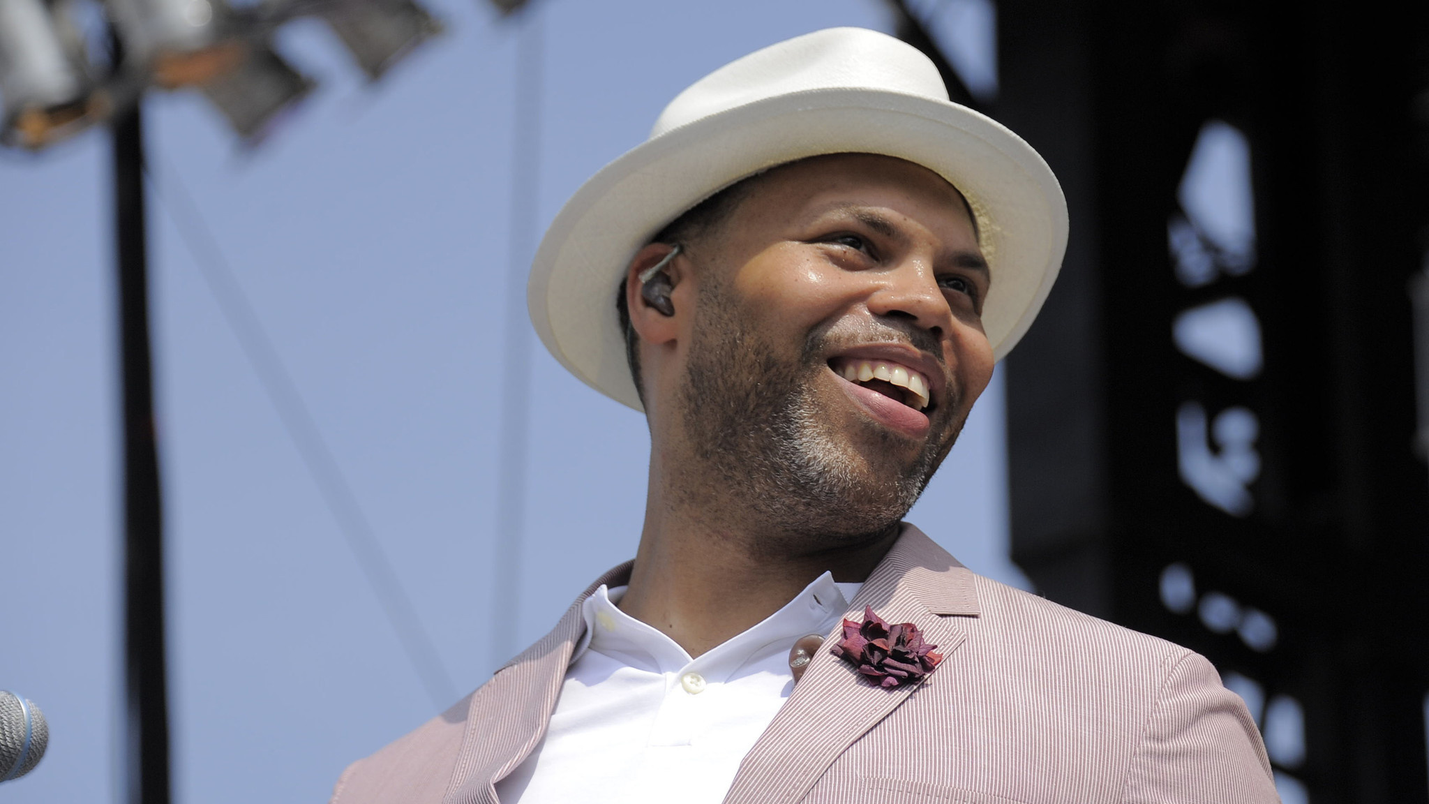 Eric Roberson, Jazz summer series, Liriodendron mansion, Music, 2050x1160 HD Desktop