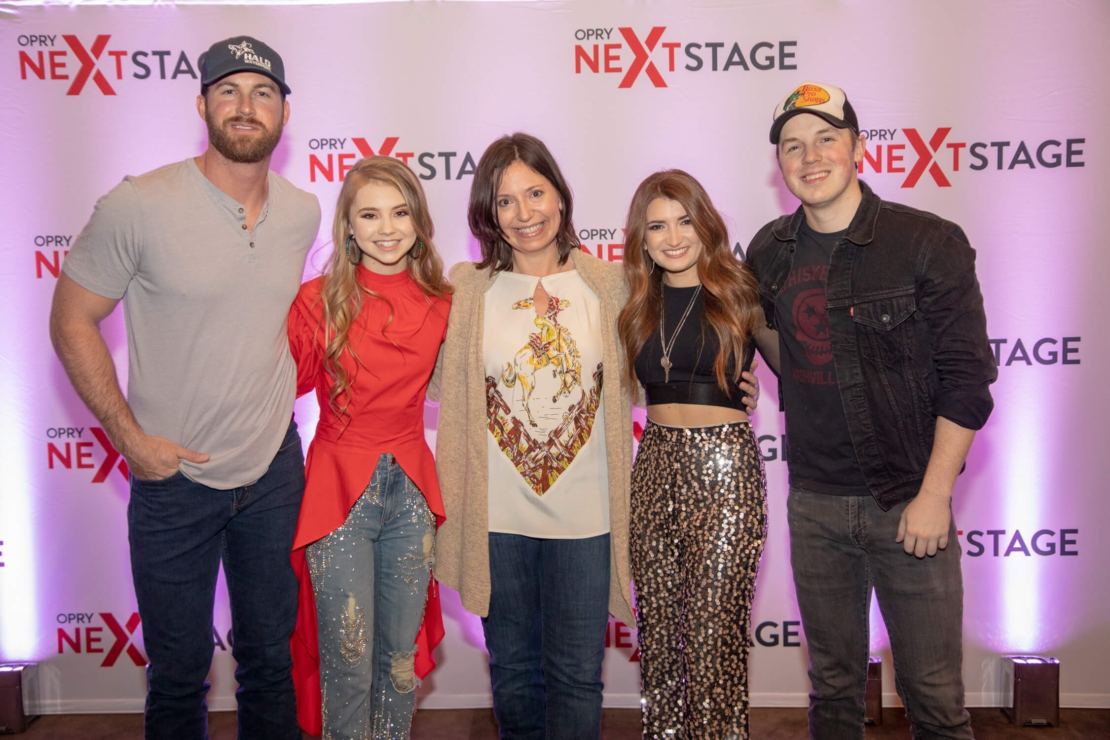 Riley Green, Grand Ole Opry support, Rising country stars, NextStage, 2250x1500 HD Desktop