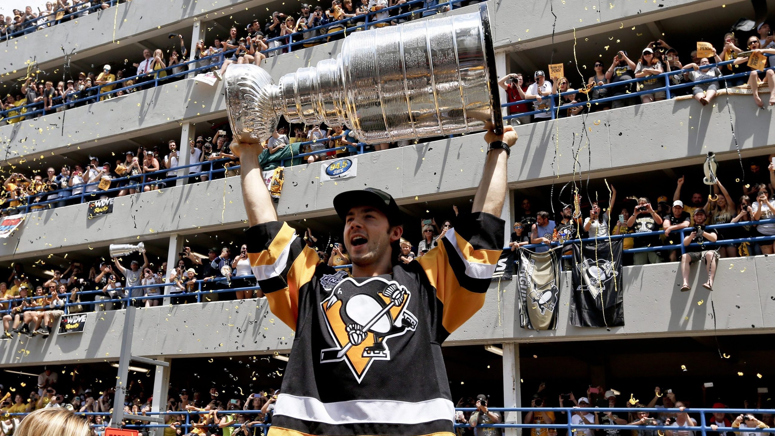 Stanley Cup, Kris Letang Wallpaper, 2560x1440 HD Desktop